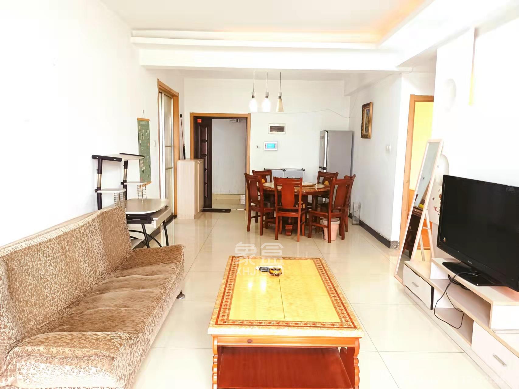 上东辛顿公寓 1室2厅1卫 2200.0元/月 上东辛顿公寓 1室2厅1卫 2200.0元/月室内图