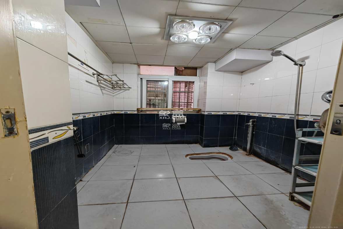 海利宿舍 3室2厅2卫 2600.0元/月 海利宿舍 3室2厅2卫 2600.0元/月室内图