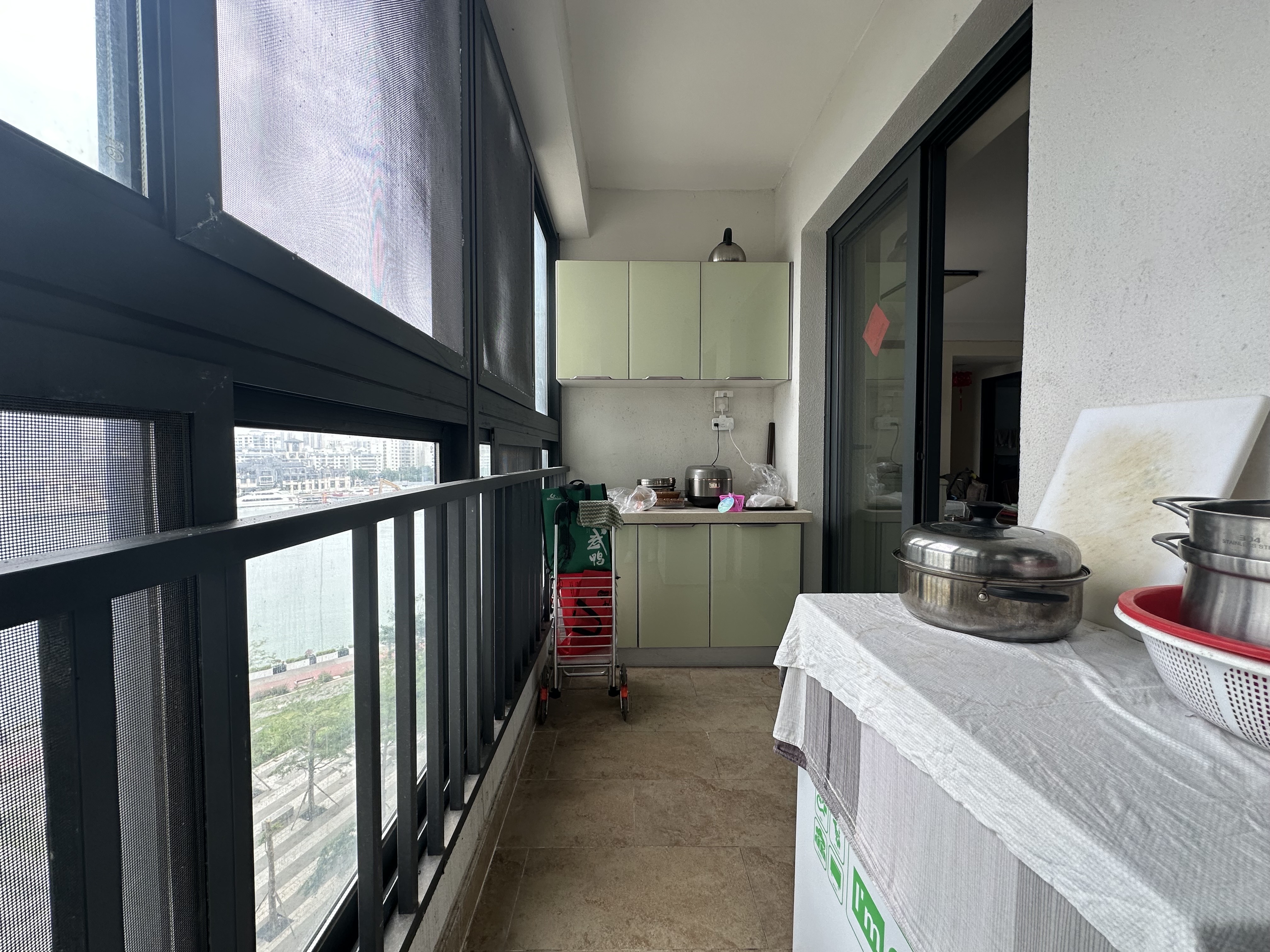 恒大外滩  3室2厅2卫    252.0万 恒大外滩  3室2厅2卫    252.0万客厅