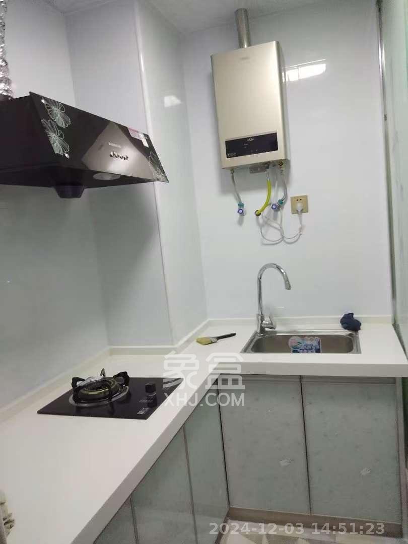 和润园一、二期 1室1厅1卫 1300.0元/月 和润园一、二期 1室1厅1卫 1300.0元/月室内图