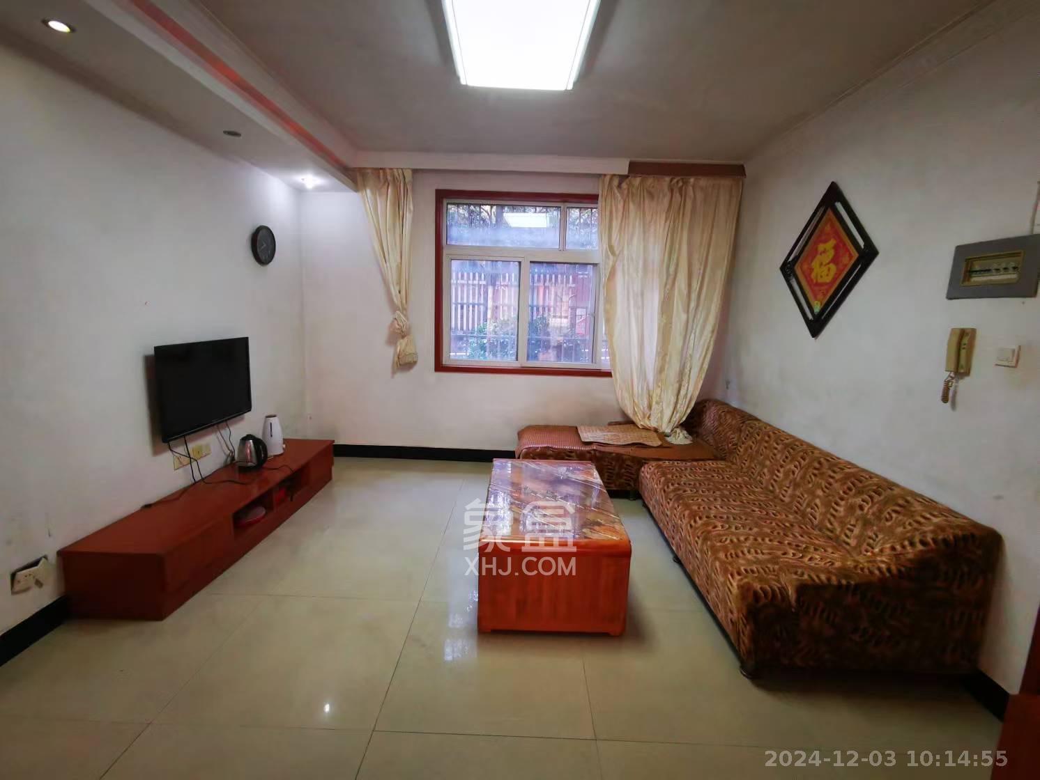 鄱阳小区 3室2厅1卫 1700.0元/月 鄱阳小区 3室2厅1卫 1700.0元/月室内图