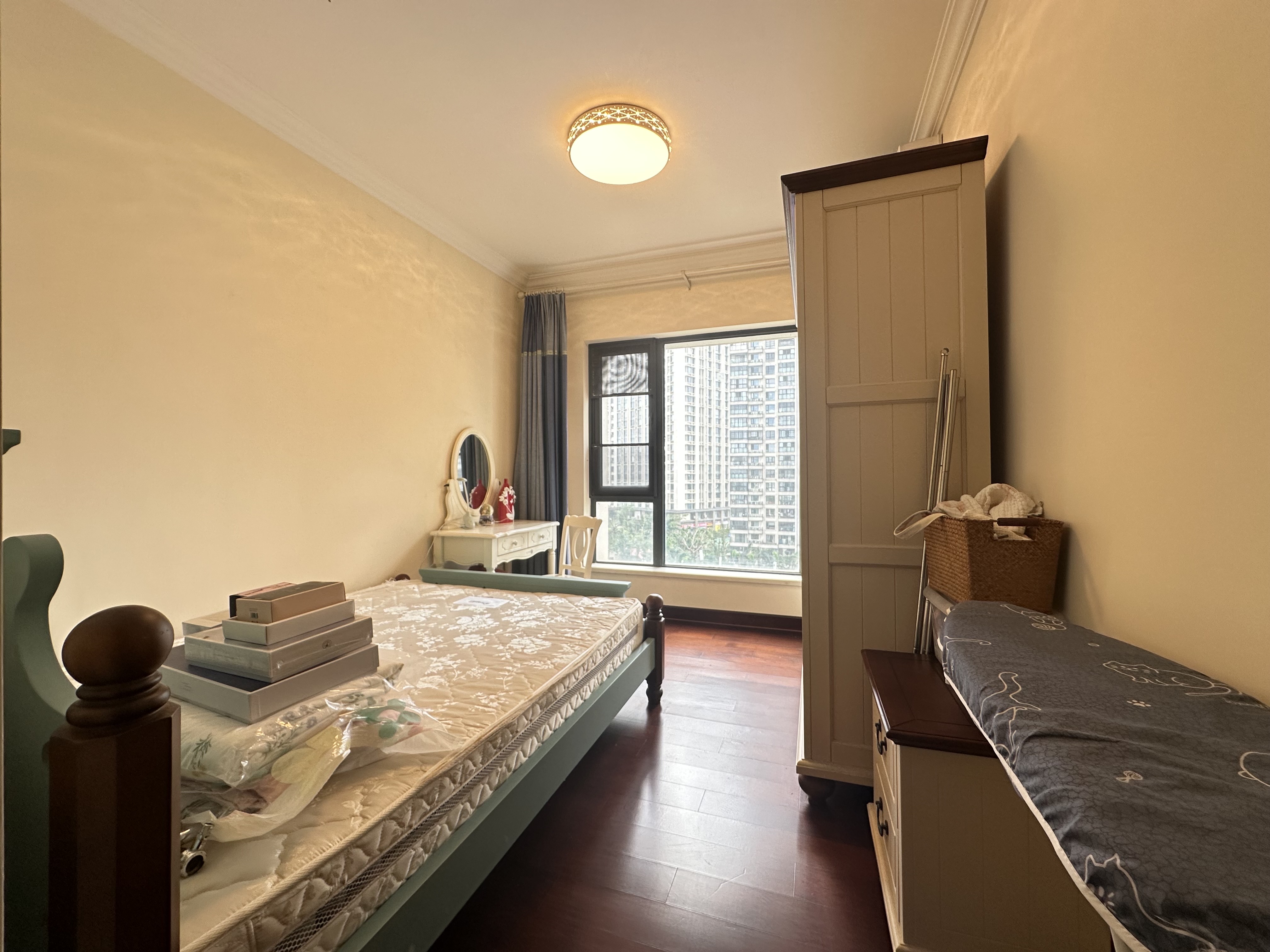 恒大外滩  3室2厅2卫    252.0万 恒大外滩  3室2厅2卫    252.0万客厅