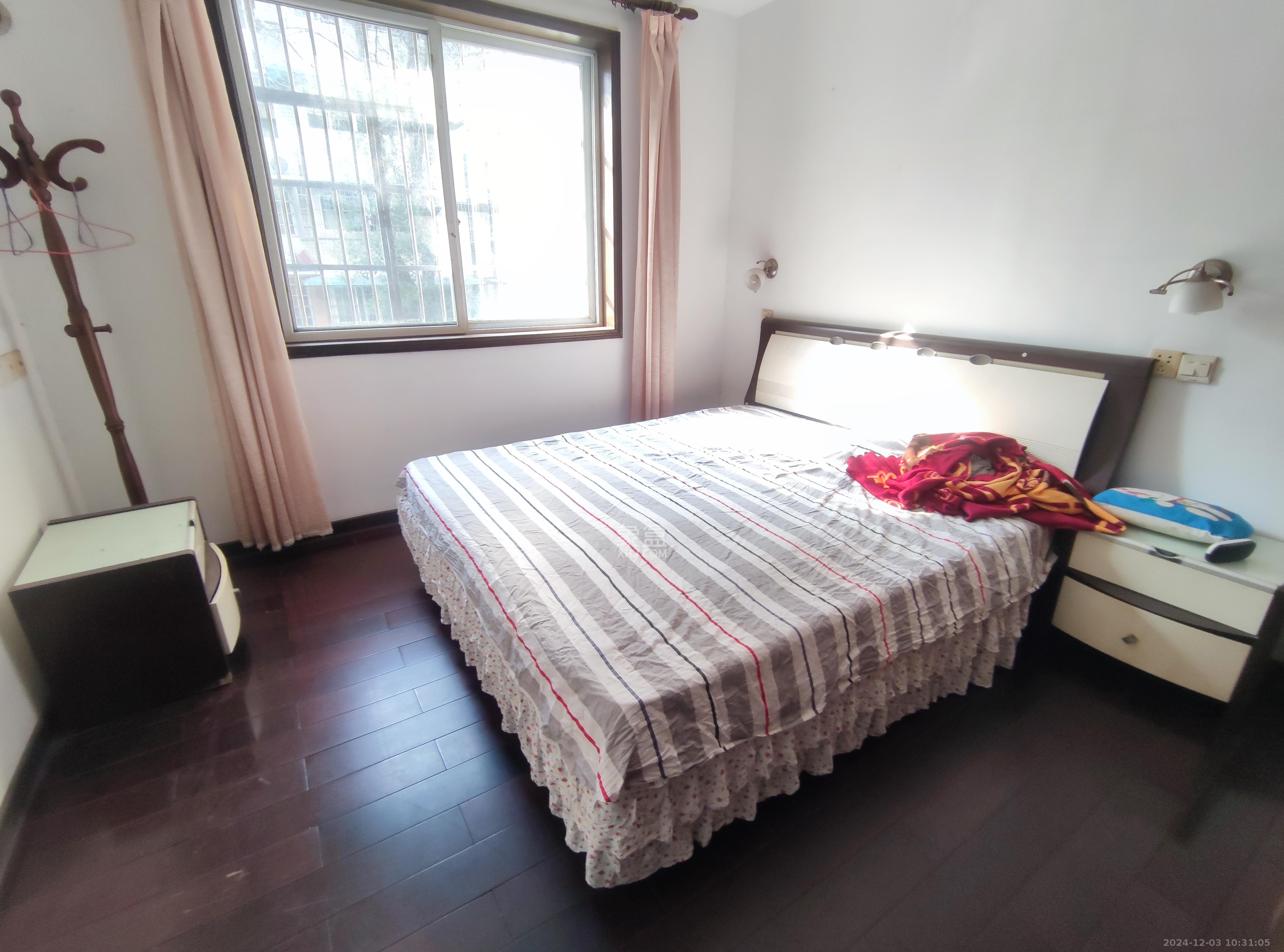 德馨园 3室2厅2卫 1800.0元/月 德馨园 3室2厅2卫 1800.0元/月室内图