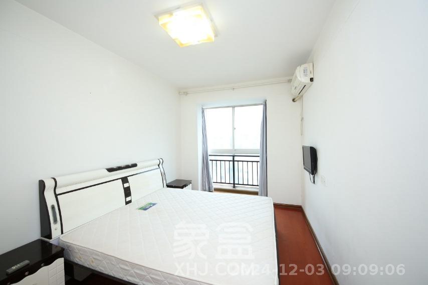 山水华景  3室2厅2卫   2500.00元/月室内图