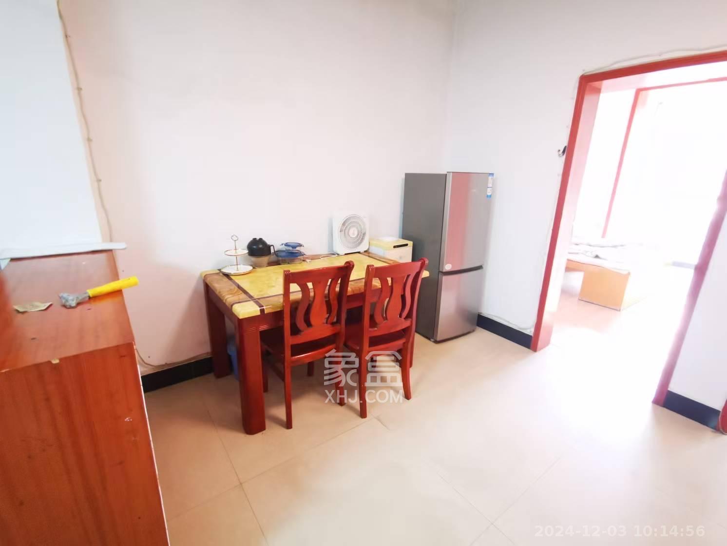 鄱阳小区 3室2厅1卫 1700.0元/月 鄱阳小区 3室2厅1卫 1700.0元/月室内图