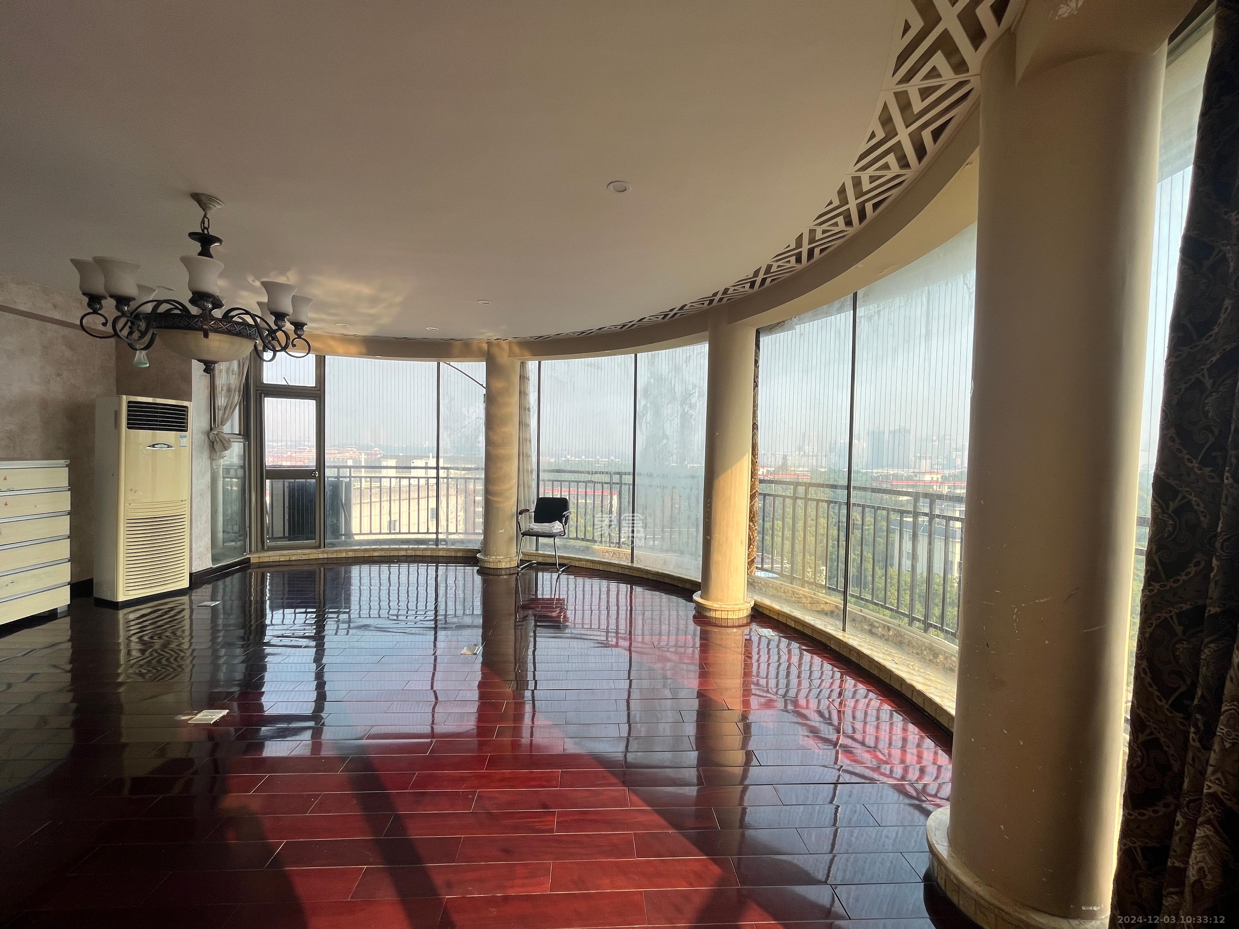 向阳门第 4室2厅2卫 6800.0元/月 向阳门第 4室2厅2卫 6800.0元/月室内图