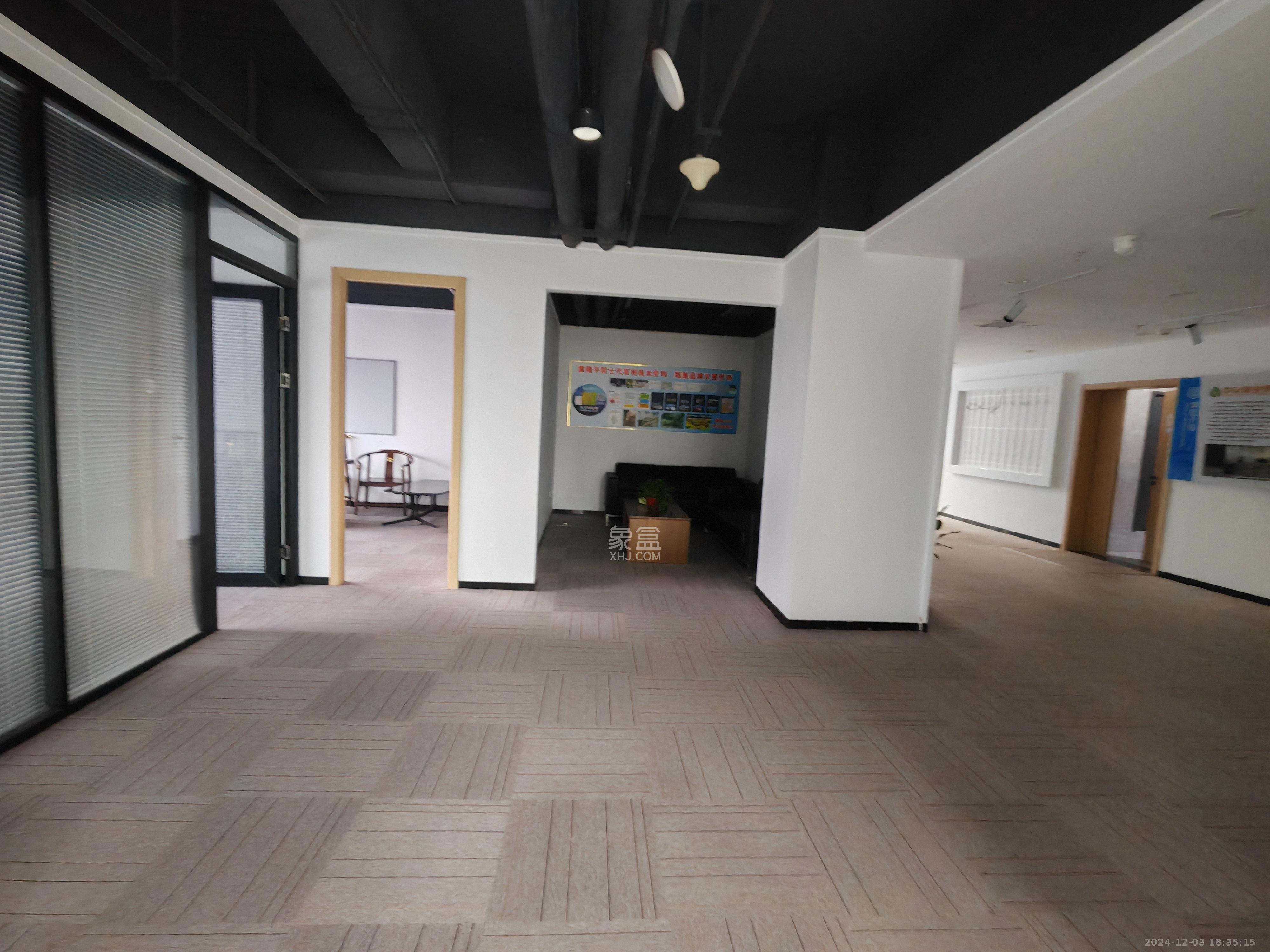 岳华新苑 1室1厅1卫 8000.0元/月 岳华新苑 1室1厅1卫 8000.0元/月室内图