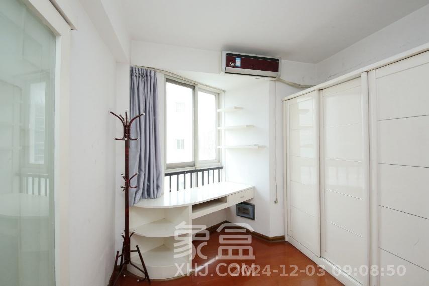 山水华景  3室2厅2卫   2500.00元/月室内图