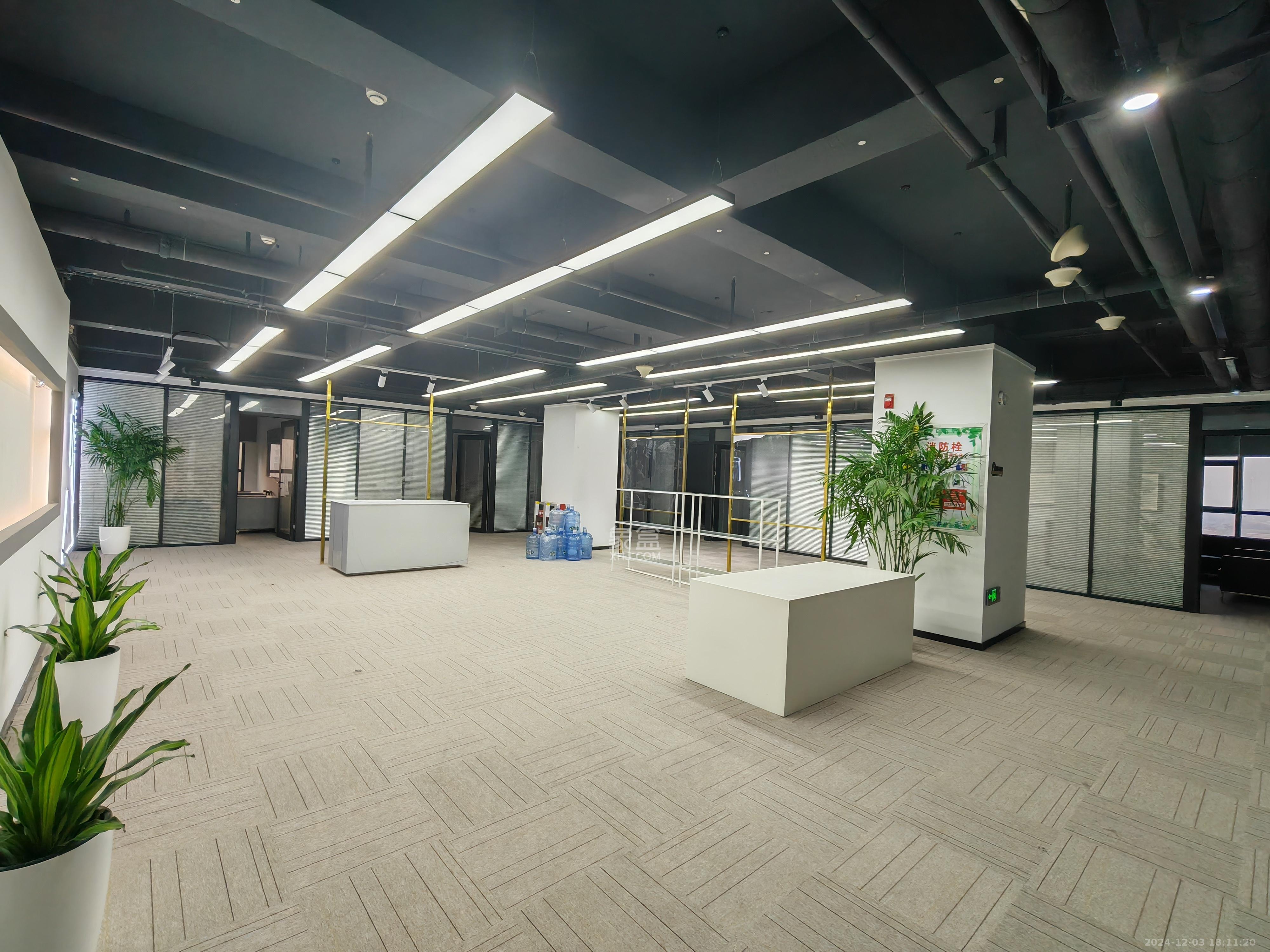 岳华新苑  1室0厅0卫   8000.00元/月室内图