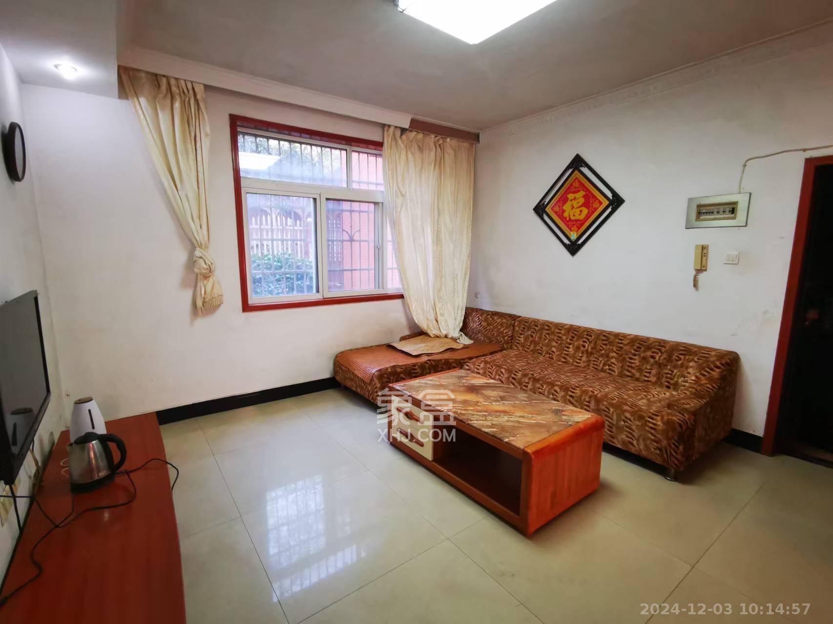 鄱阳小区 3室2厅1卫 1700.0元/月 鄱阳小区 3室2厅1卫 1700.0元/月室内图