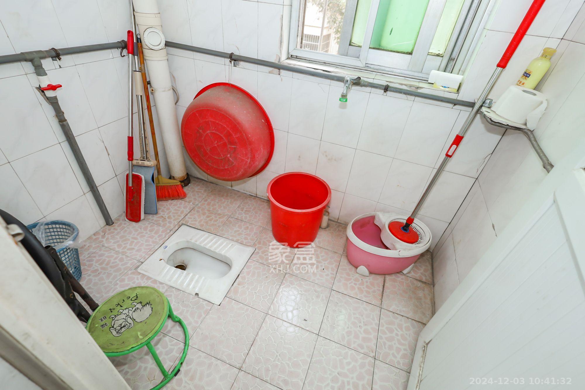 咸嘉新村嘉文苑 2室2厅1卫 1800.0元/月 咸嘉新村嘉文苑 2室2厅1卫 1800.0元/月室内图