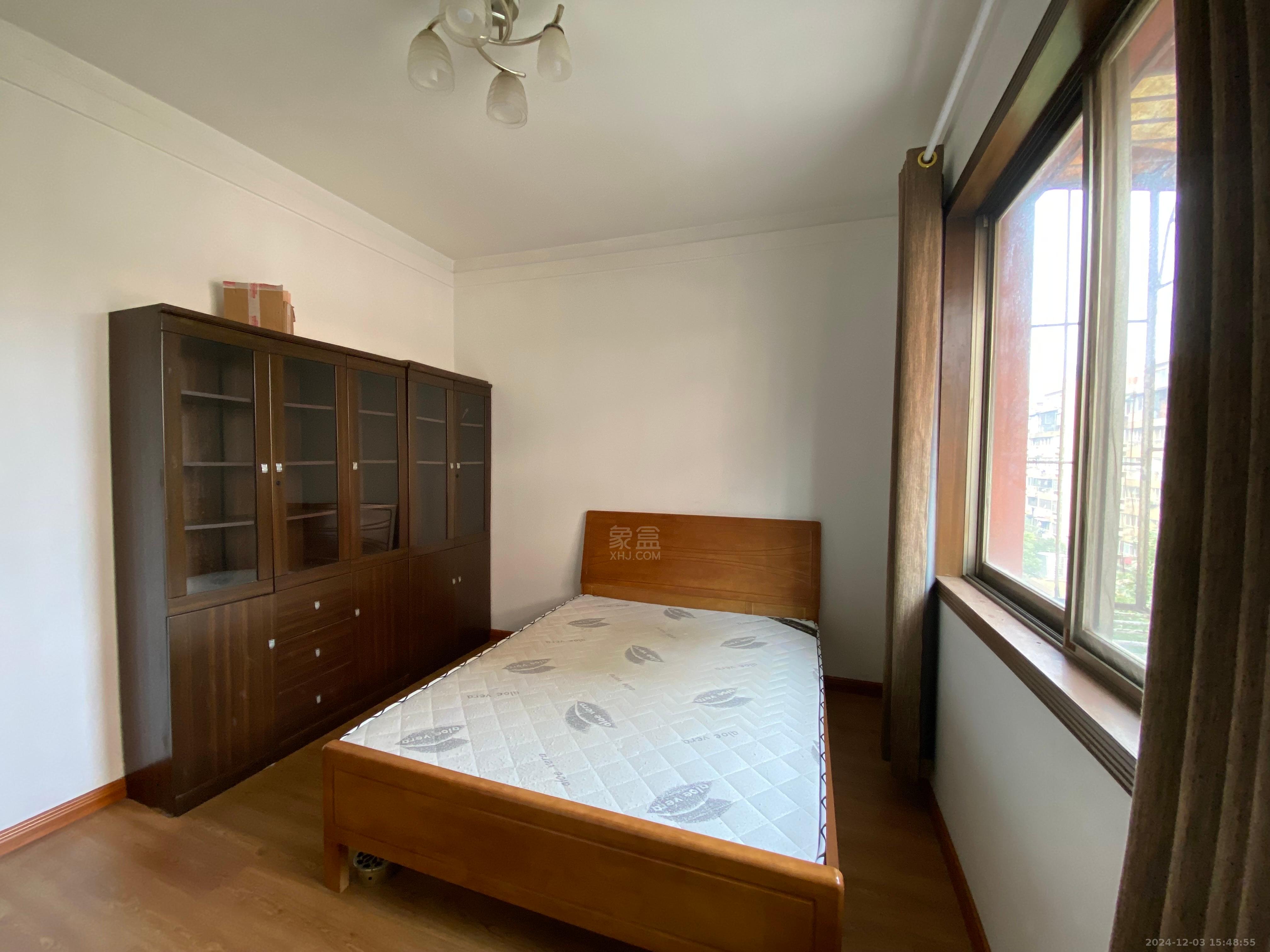 株洲长江北路阳光花园 5室2厅2卫 2400.0元/月 株洲长江北路阳光花园 5室2厅2卫 2400.0元/月室内图