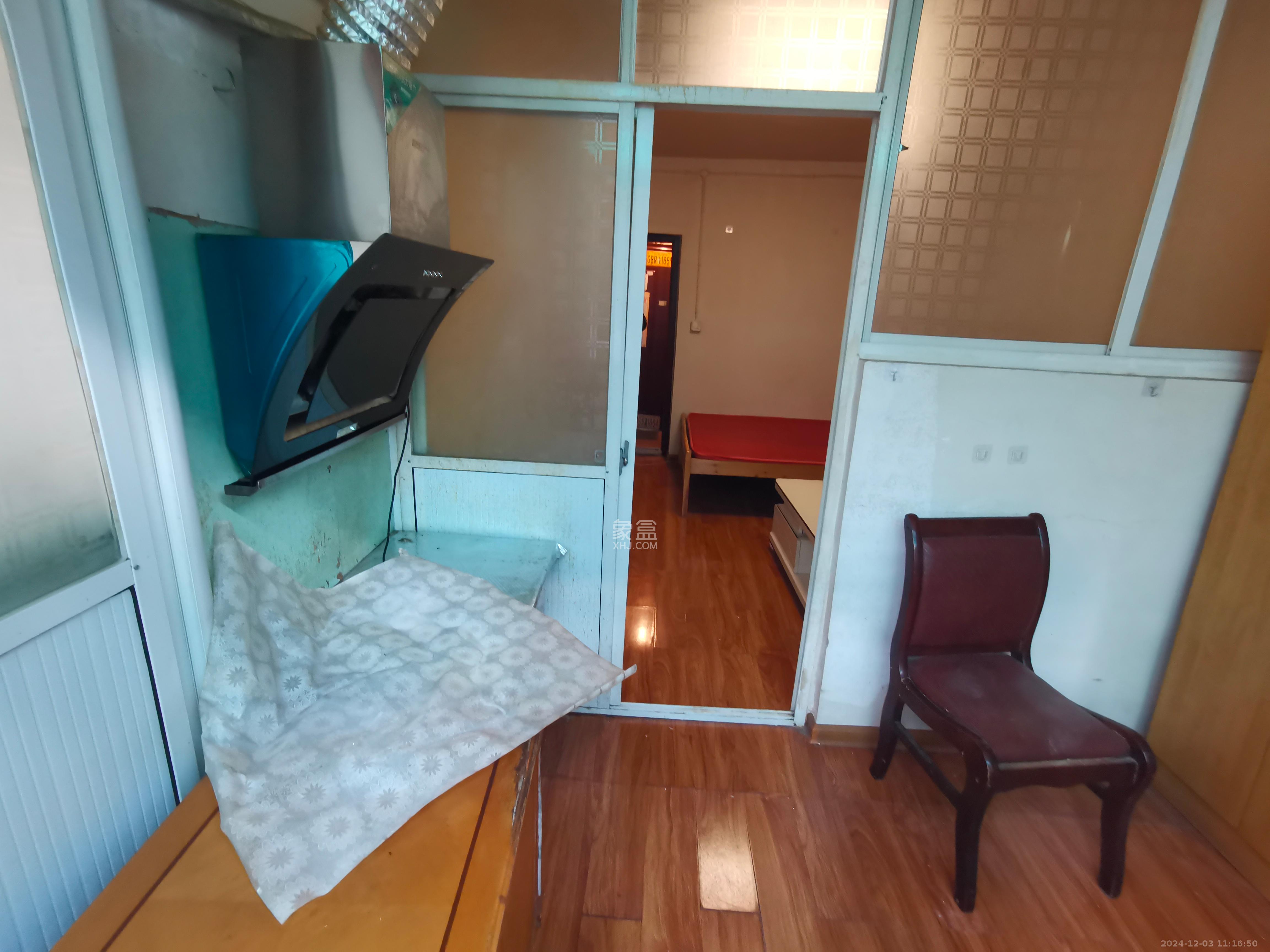 红旗区三片 1室0厅1卫 1000.0元/月 红旗区三片 1室0厅1卫 1000.0元/月室内图