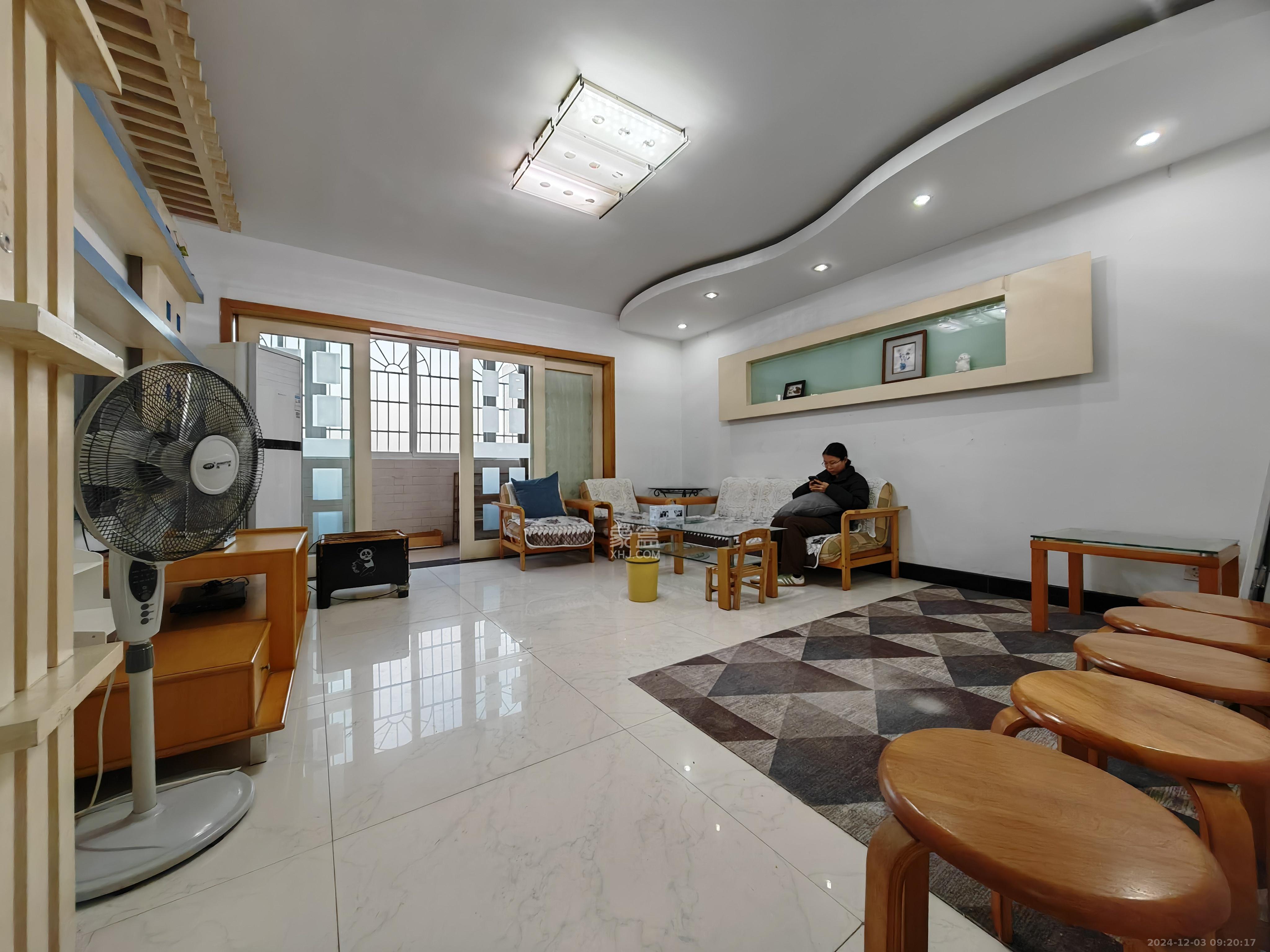 海利宿舍 3室2厅2卫 2600.0元/月 海利宿舍 3室2厅2卫 2600.0元/月室内图