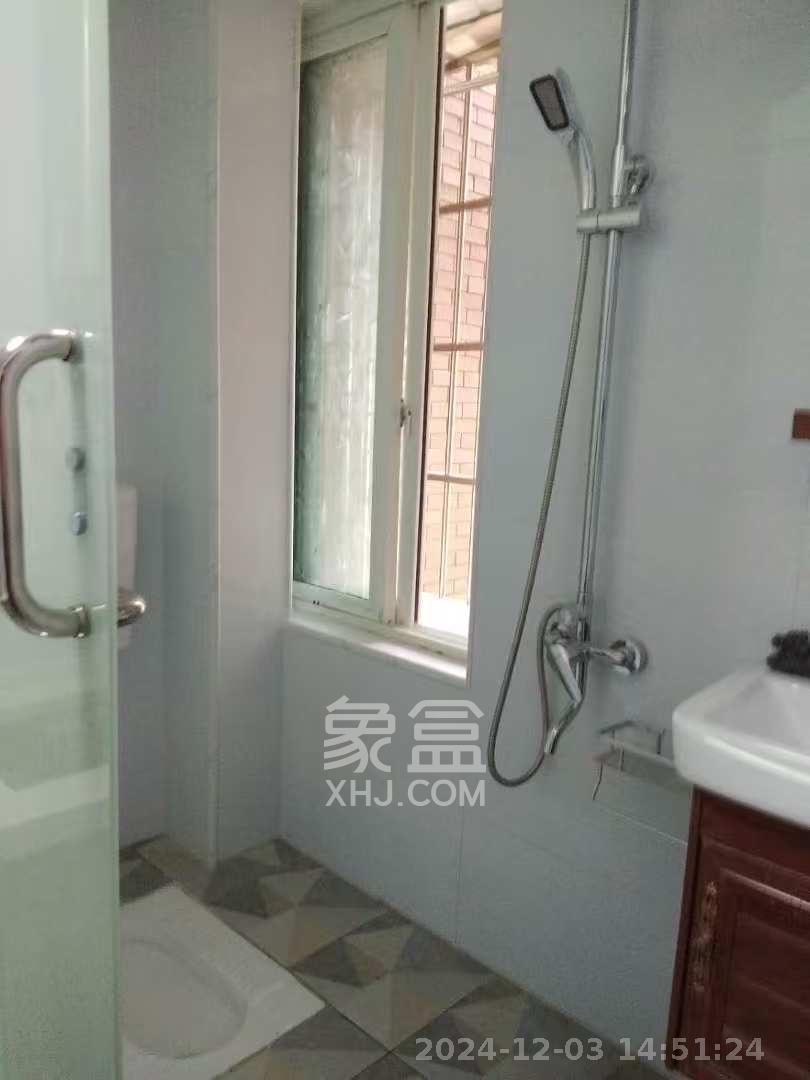 和润园一、二期 1室1厅1卫 1300.0元/月 和润园一、二期 1室1厅1卫 1300.0元/月室内图