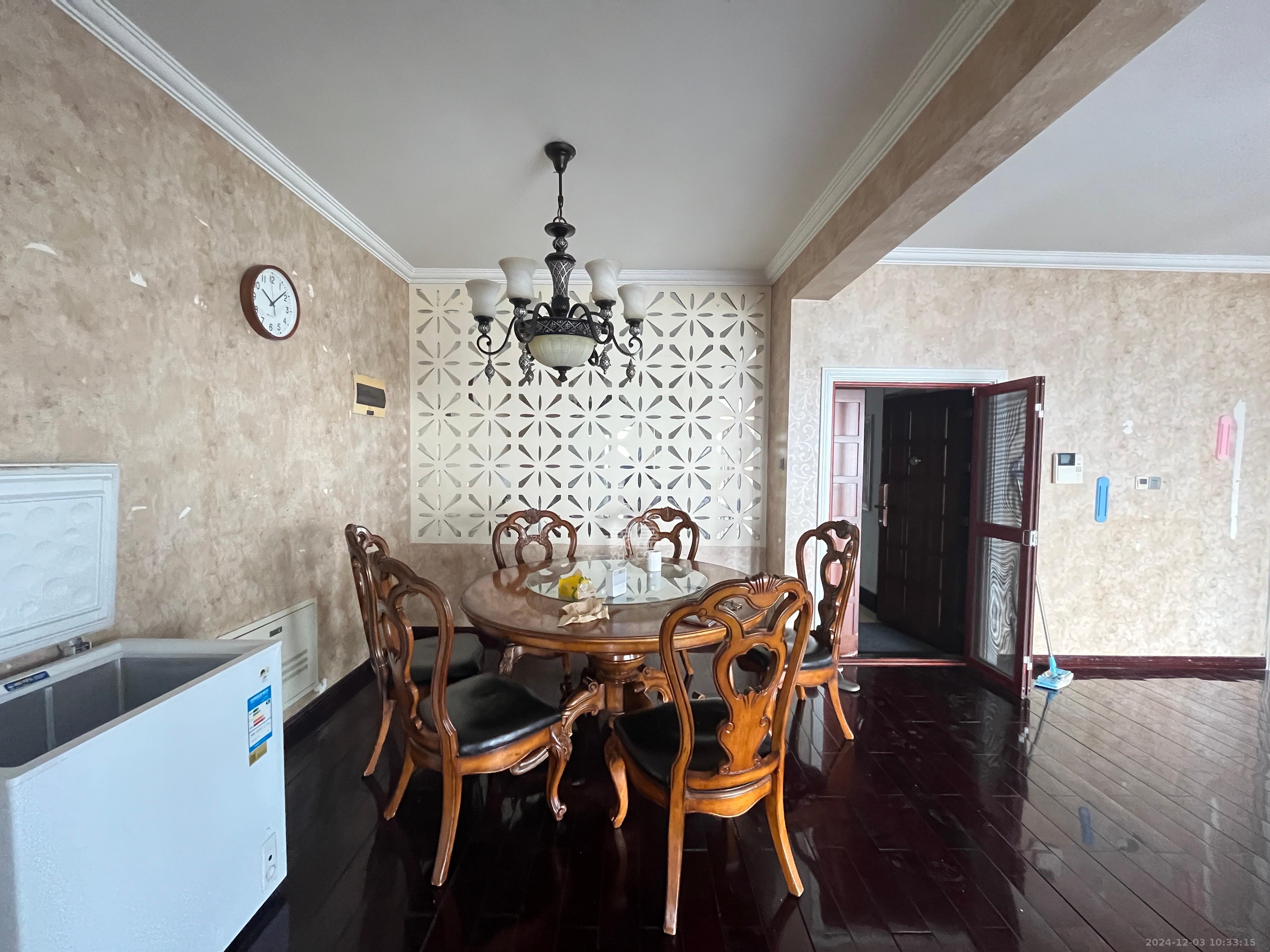 向阳门第 4室2厅2卫 6800.0元/月 向阳门第 4室2厅2卫 6800.0元/月室内图