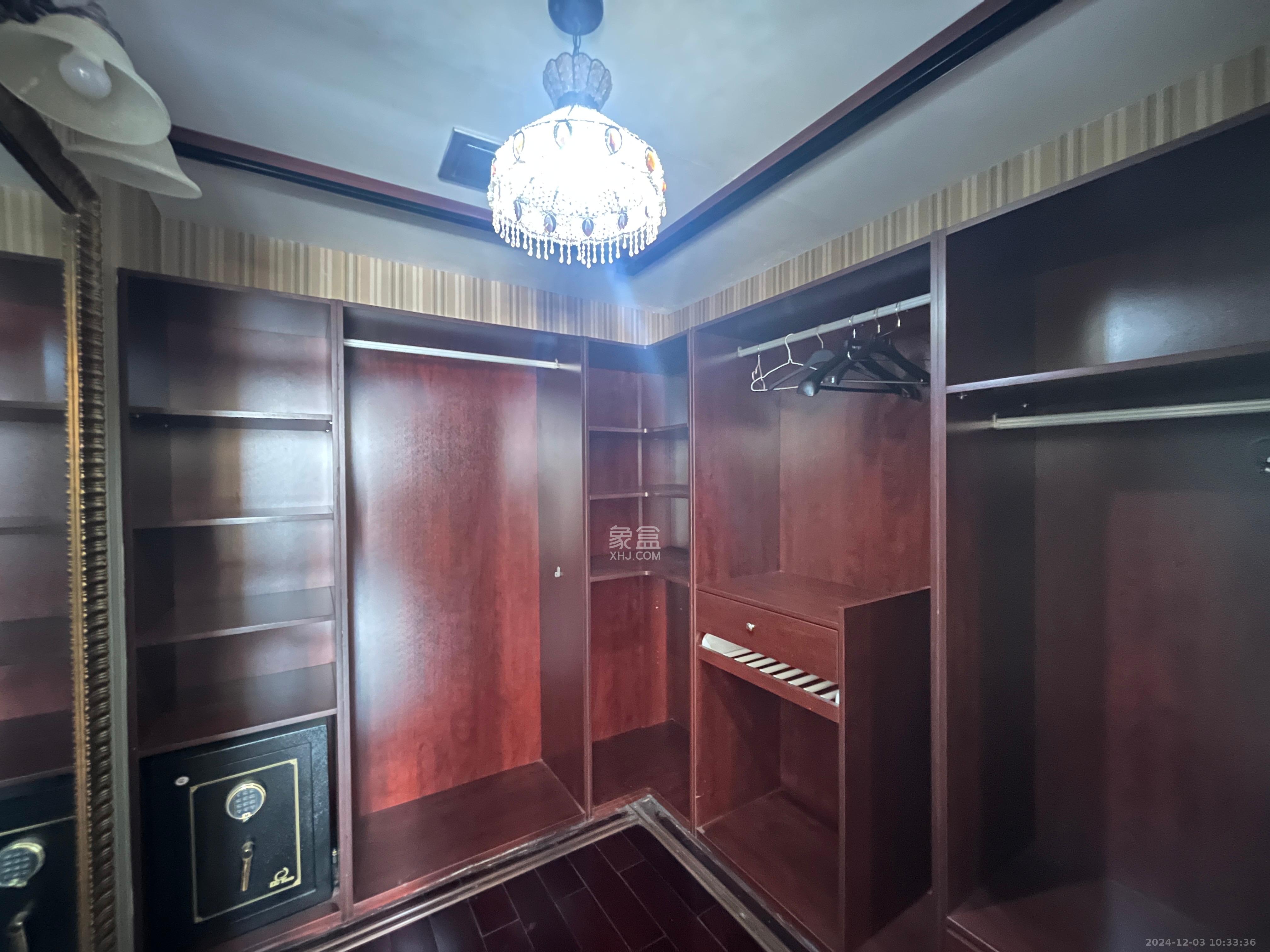 向阳门第 4室2厅2卫 6800.0元/月 向阳门第 4室2厅2卫 6800.0元/月室内图