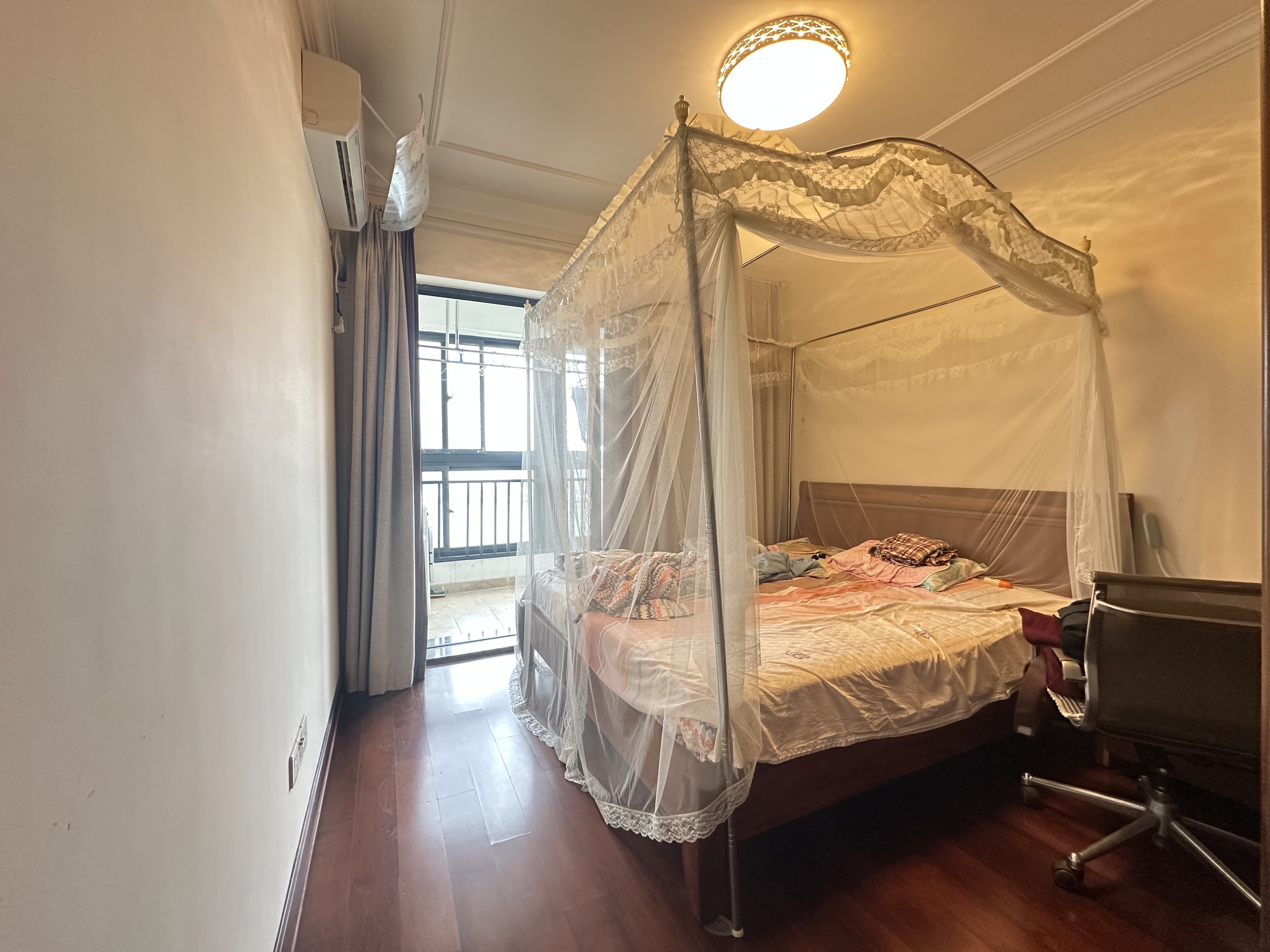 恒大外滩  3室2厅2卫    252.0万 恒大外滩  3室2厅2卫    252.0万客厅