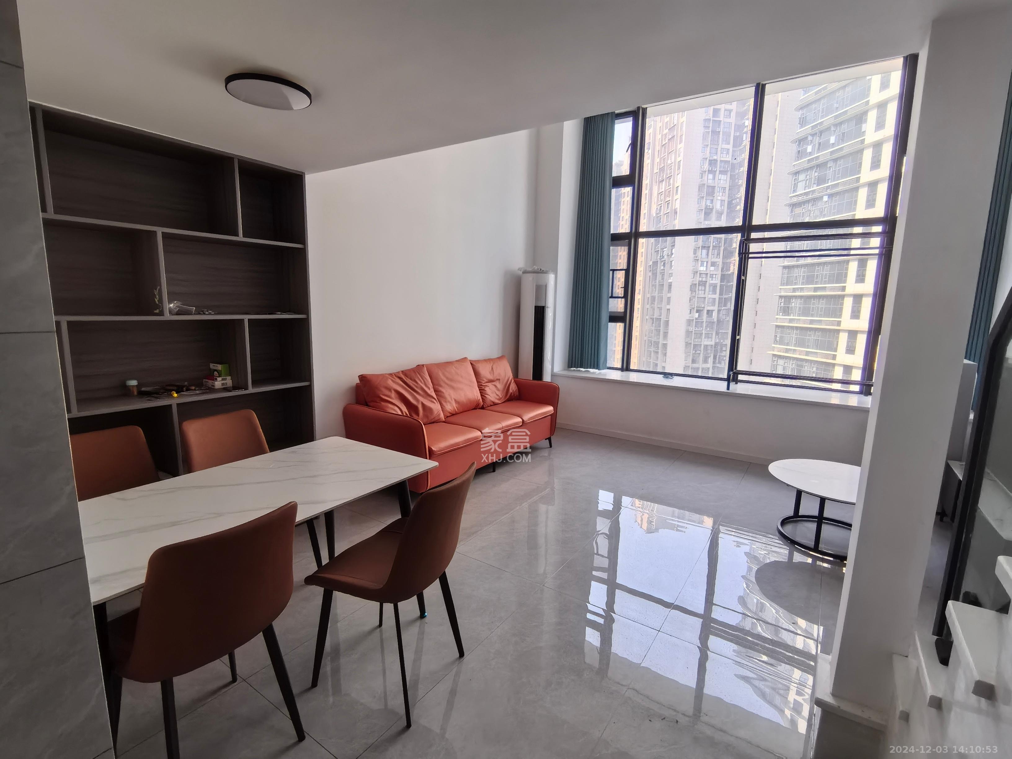 长燃润和天地(长润小区印湘江) 1室1厅1卫 1700.0元/月 长燃润和天地(长润小区印湘江) 1室1厅1卫 1700.0元/月室内图