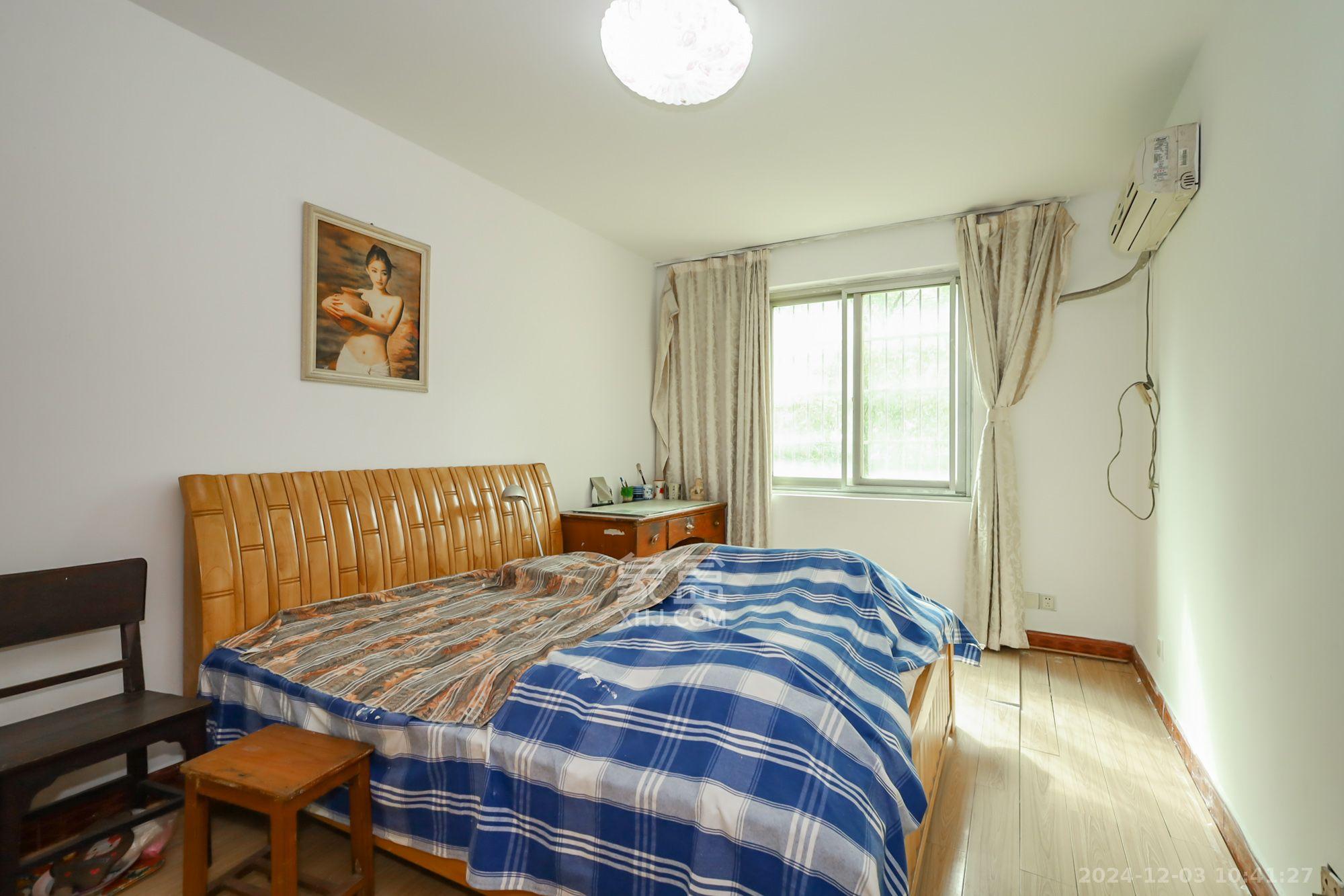 咸嘉新村嘉文苑 2室2厅1卫 1800.0元/月 咸嘉新村嘉文苑 2室2厅1卫 1800.0元/月室内图