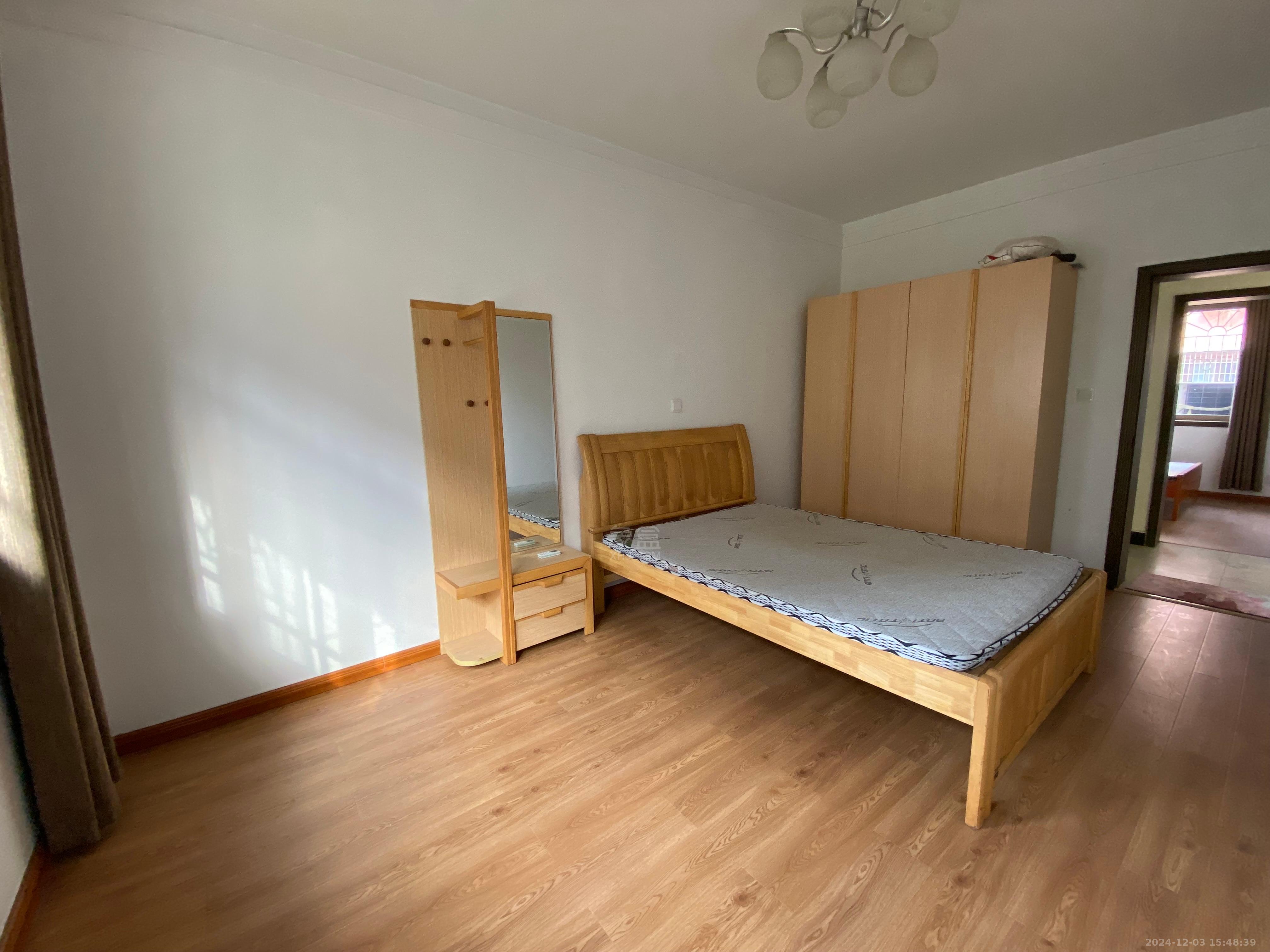 株洲长江北路阳光花园 5室2厅2卫 2400.0元/月 株洲长江北路阳光花园 5室2厅2卫 2400.0元/月室内图