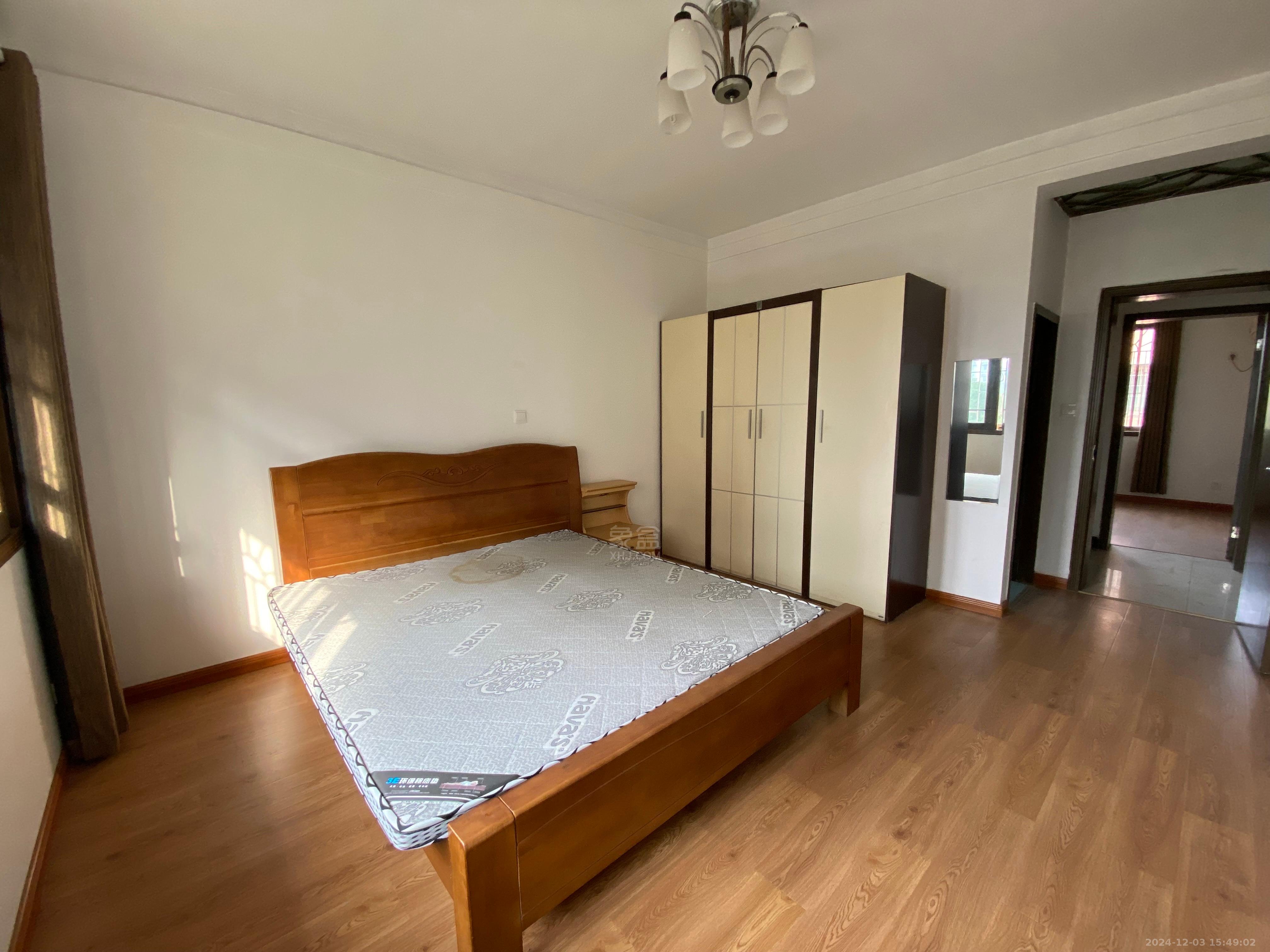 株洲长江北路阳光花园 5室2厅2卫 2400.0元/月 株洲长江北路阳光花园 5室2厅2卫 2400.0元/月室内图