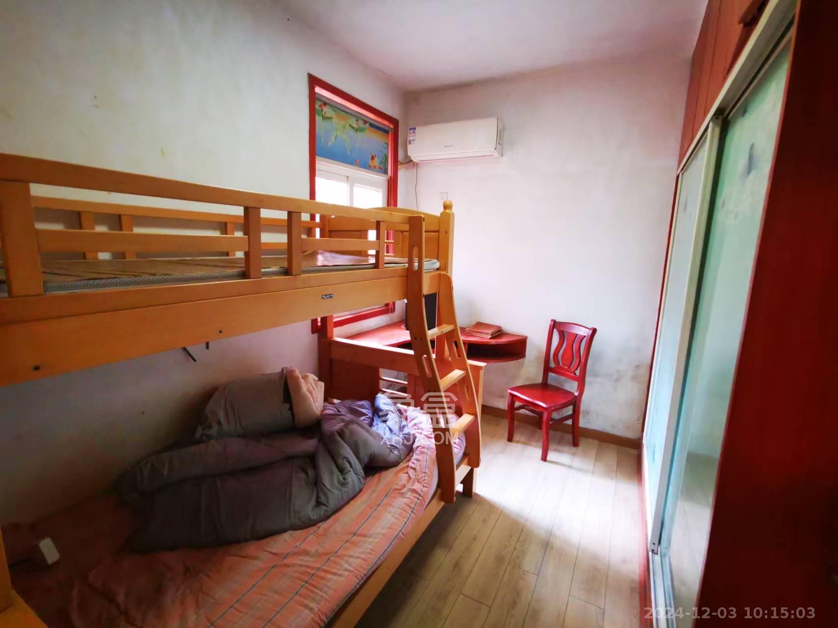 鄱阳小区 3室2厅1卫 1700.0元/月 鄱阳小区 3室2厅1卫 1700.0元/月室内图