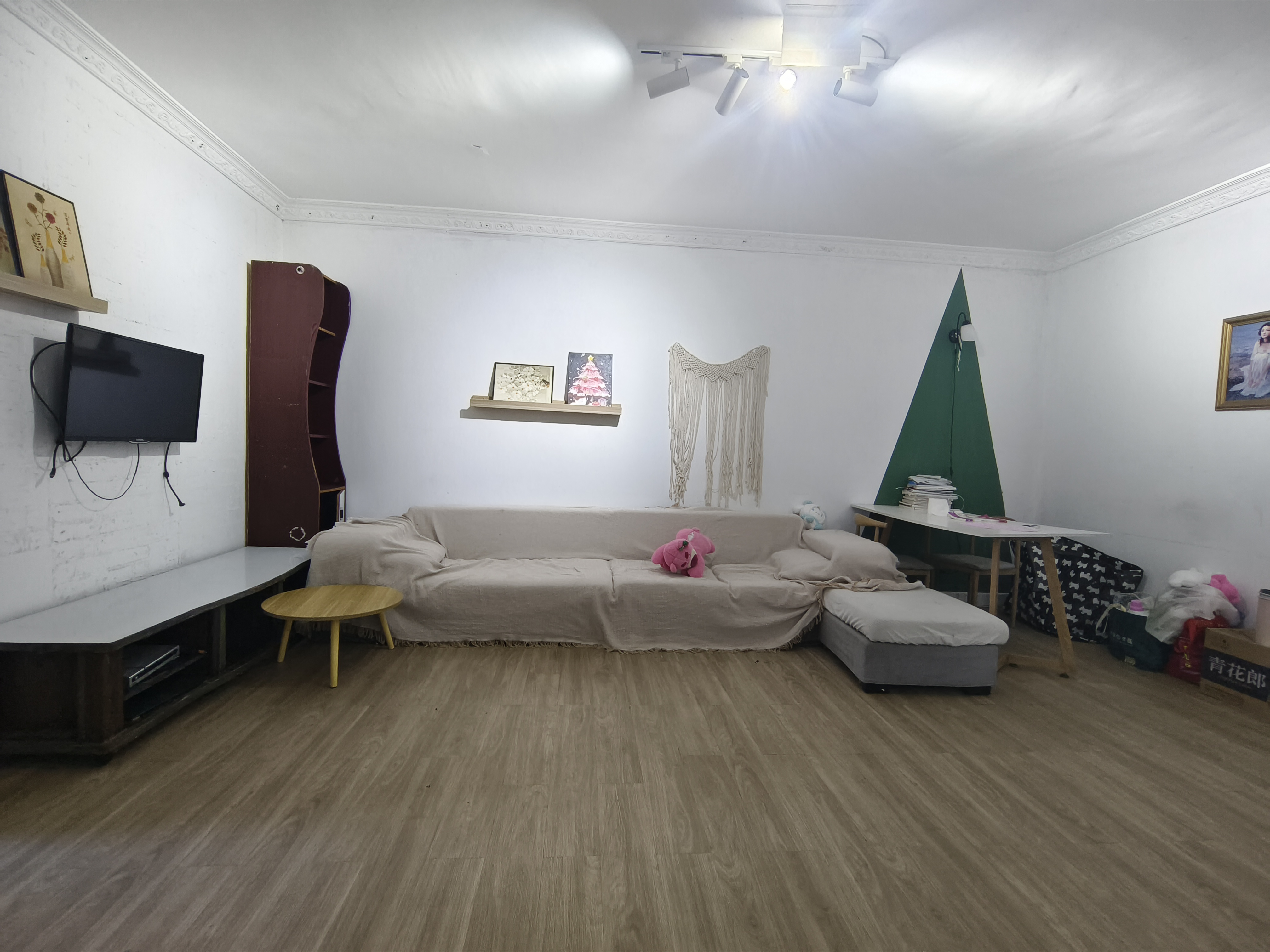 昌茂花园 2室2厅1卫 72.0万 昌茂花园 2室2厅1卫 72.0万客厅