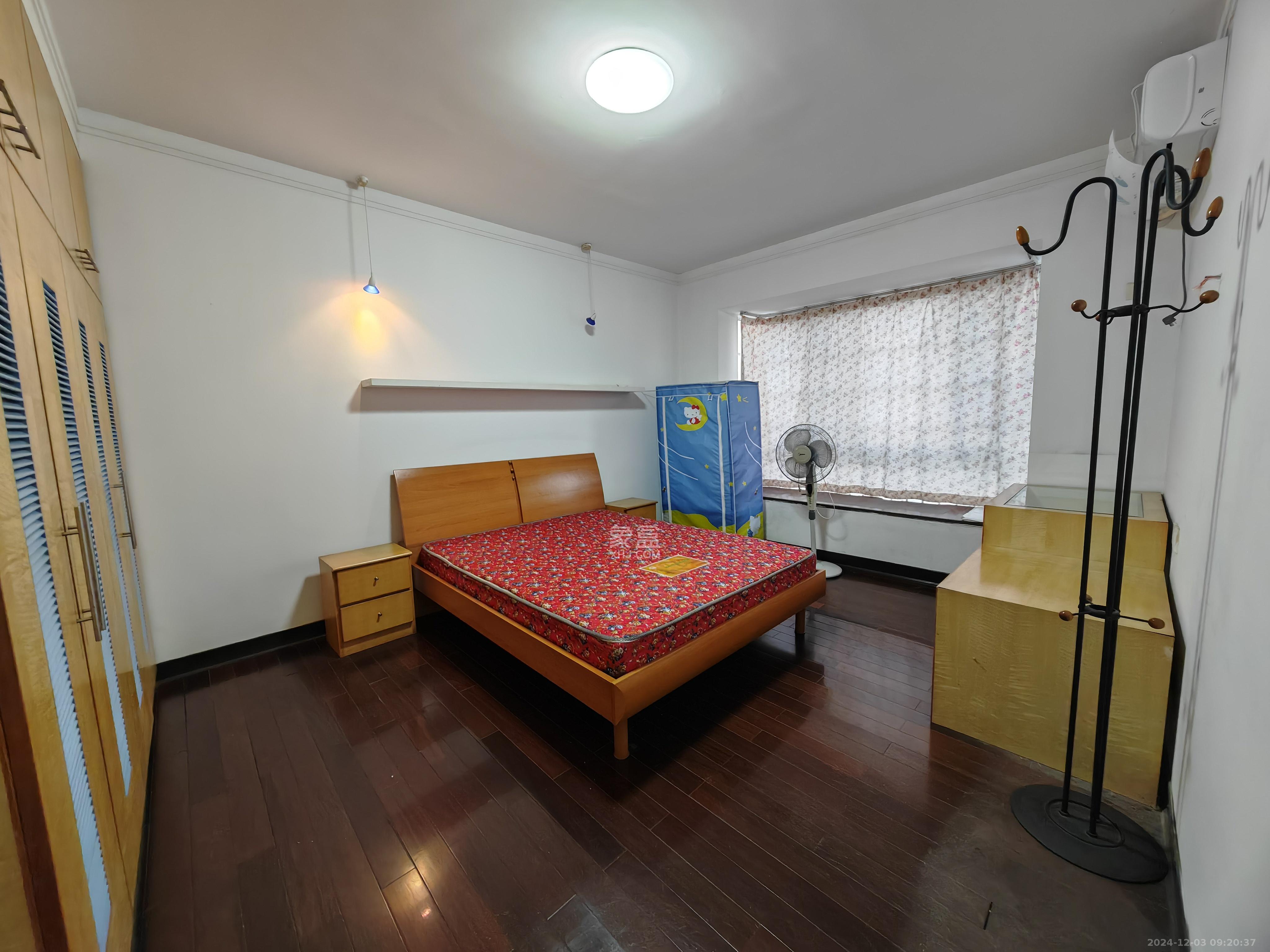 海利宿舍 3室2厅2卫 2600.0元/月 海利宿舍 3室2厅2卫 2600.0元/月室内图