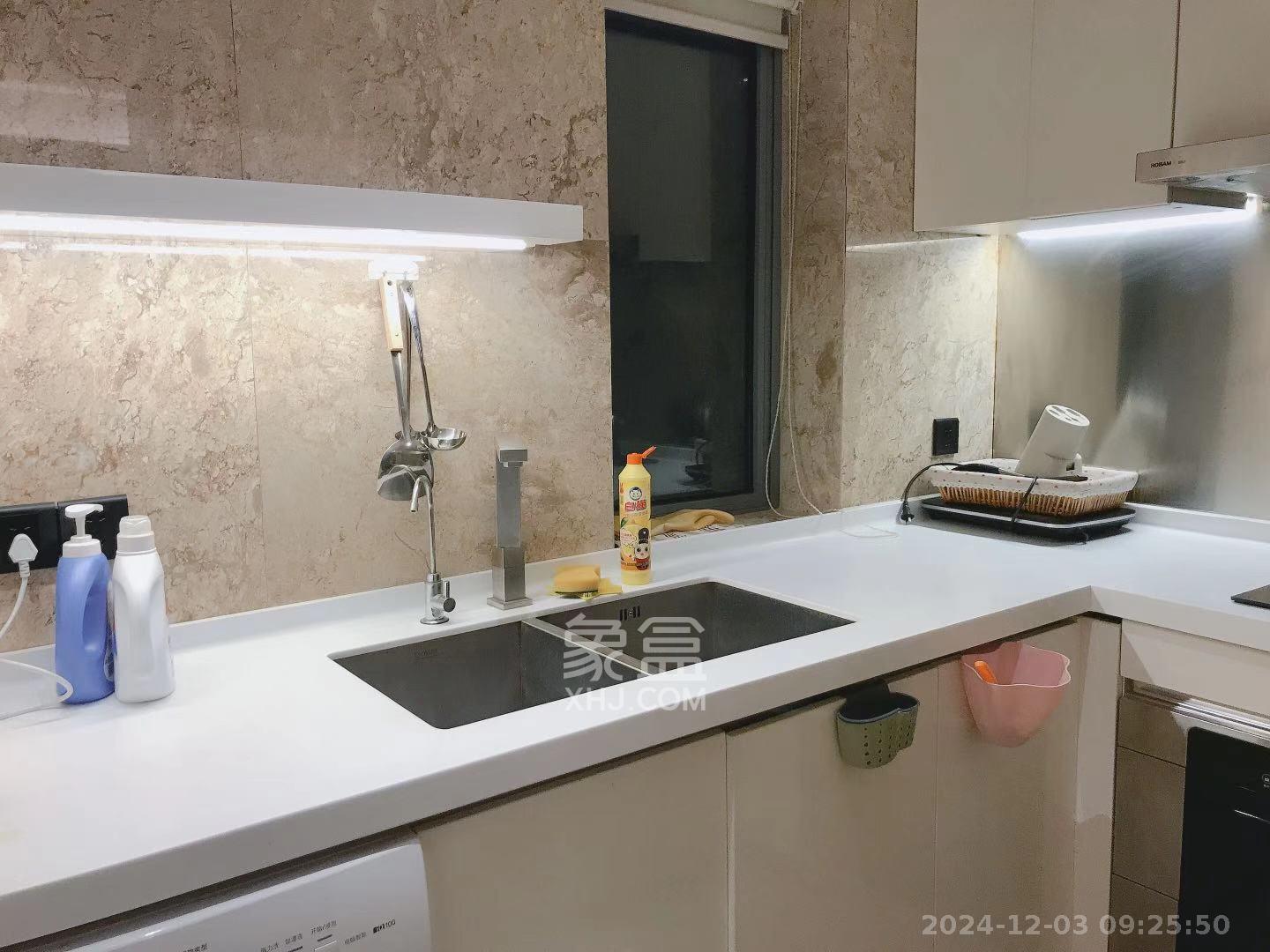 东怡外国(南湖一号) 2室1厅1卫 4800.0元/月 东怡外国(南湖一号) 2室1厅1卫 4800.0元/月室内图