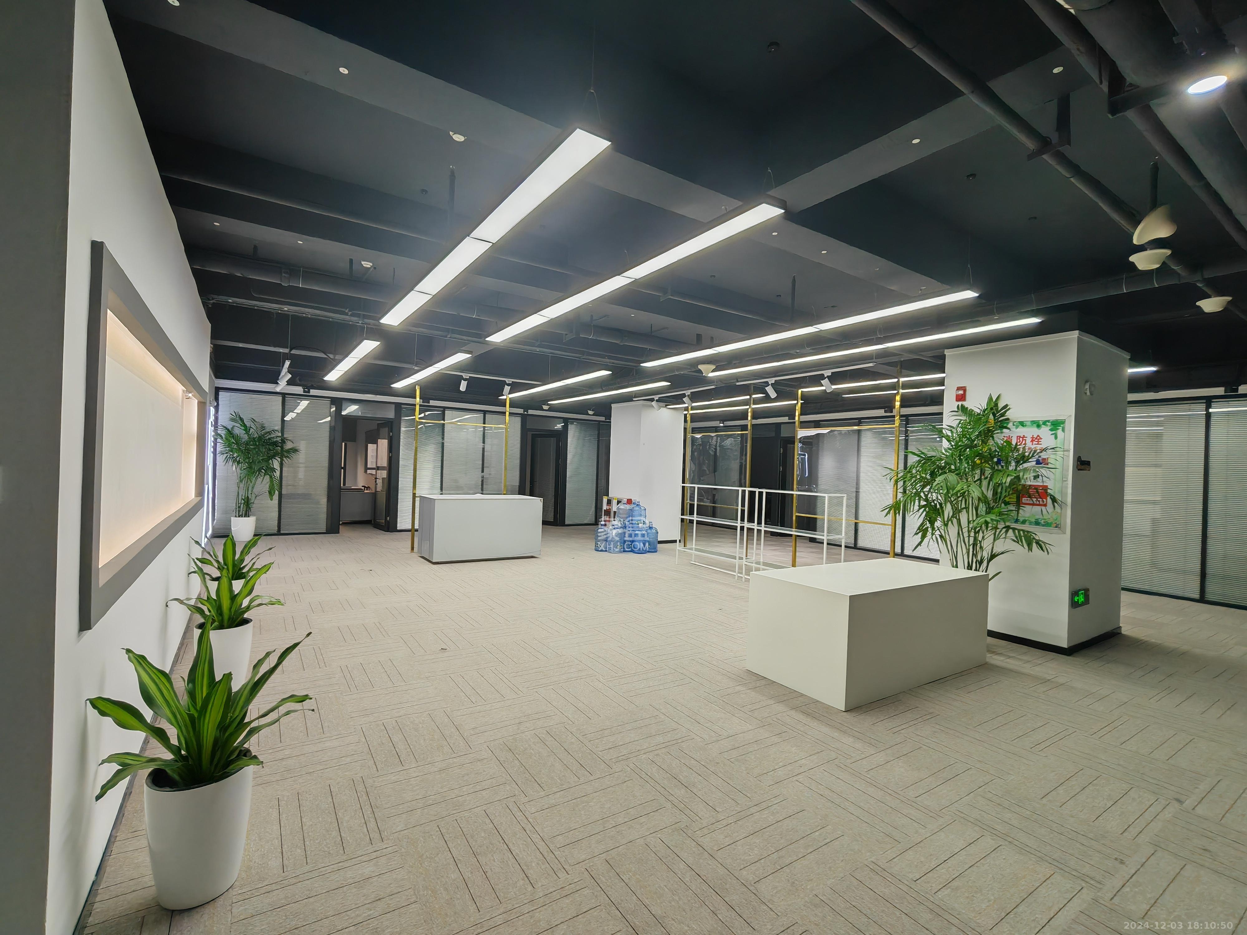 岳华新苑  1室0厅0卫    8000.0元/月 岳华新苑  1室0厅0卫    8000.0元/月室内图