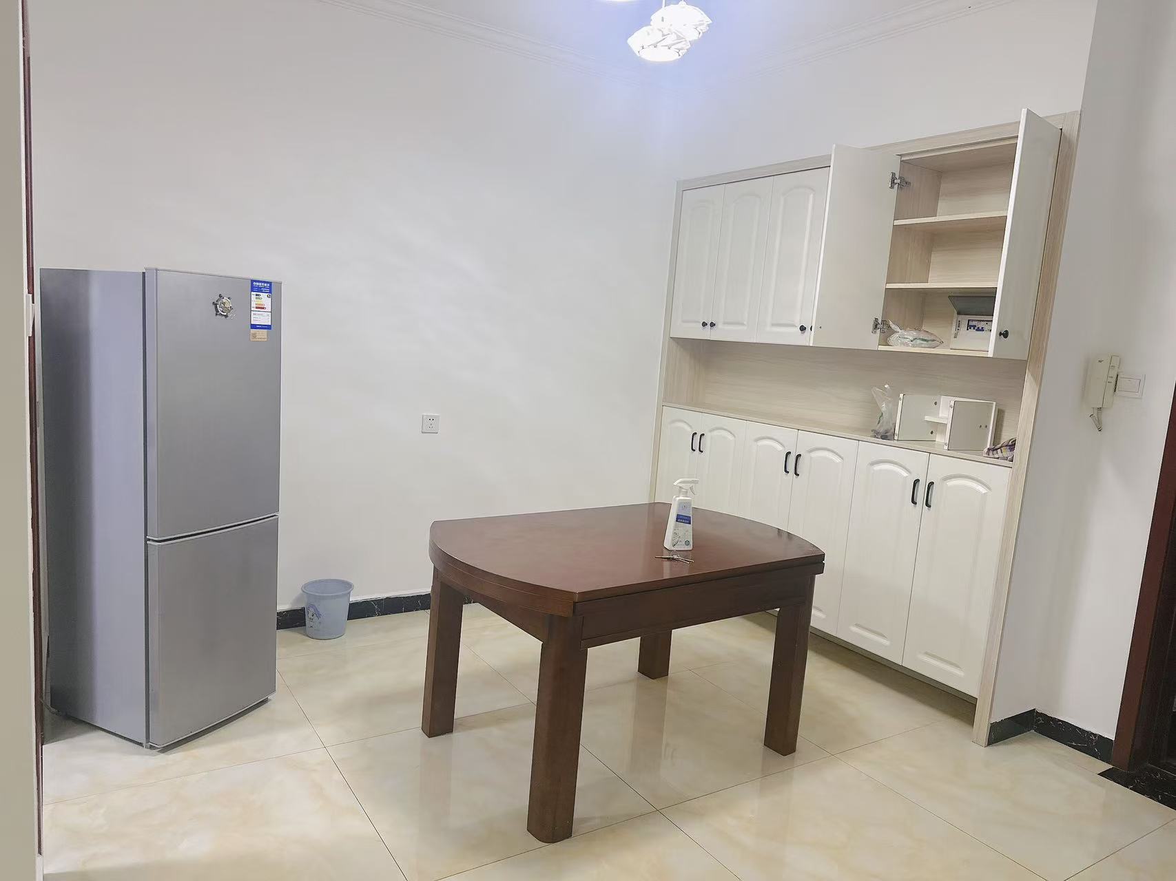 南坪花苑 2室2厅1卫 1500.0元/月 南坪花苑 2室2厅1卫 1500.0元/月室内图