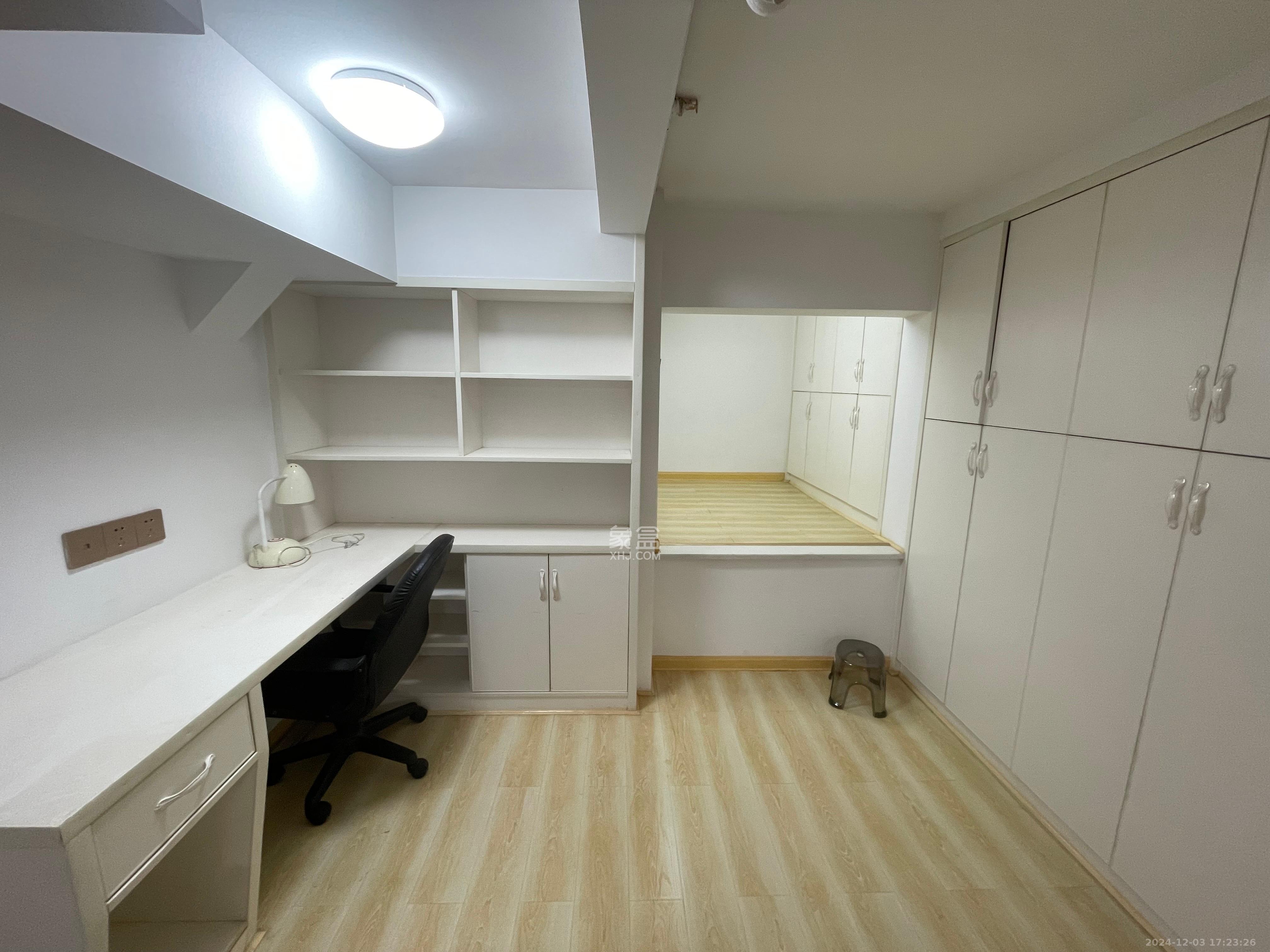 洋湖时代  1室1厅1卫    1600.0元/月 洋湖时代  1室1厅1卫    1600.0元/月户型图