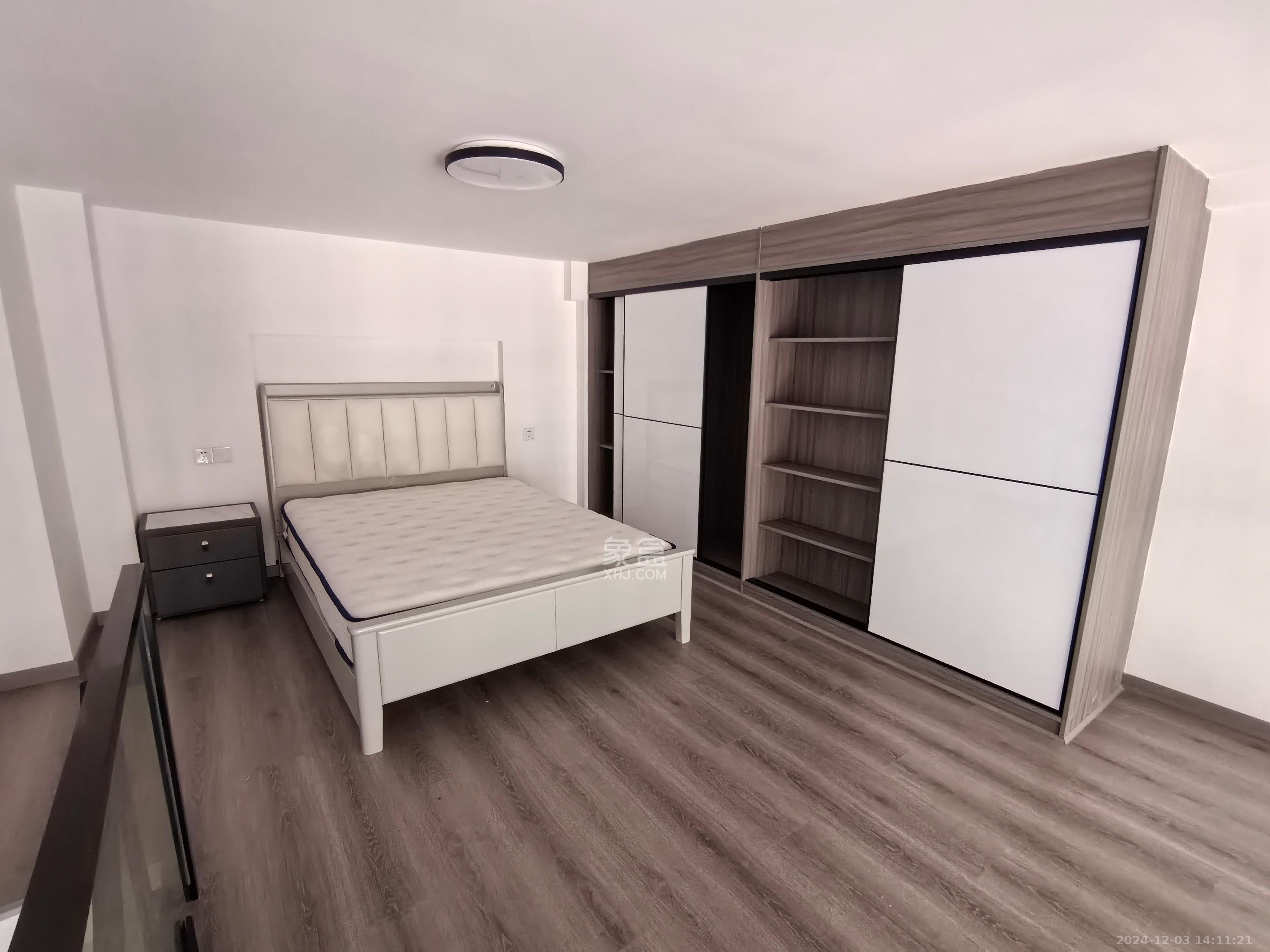 长燃润和天地(长润小区印湘江) 1室1厅1卫 1700.0元/月 长燃润和天地(长润小区印湘江) 1室1厅1卫 1700.0元/月室内图