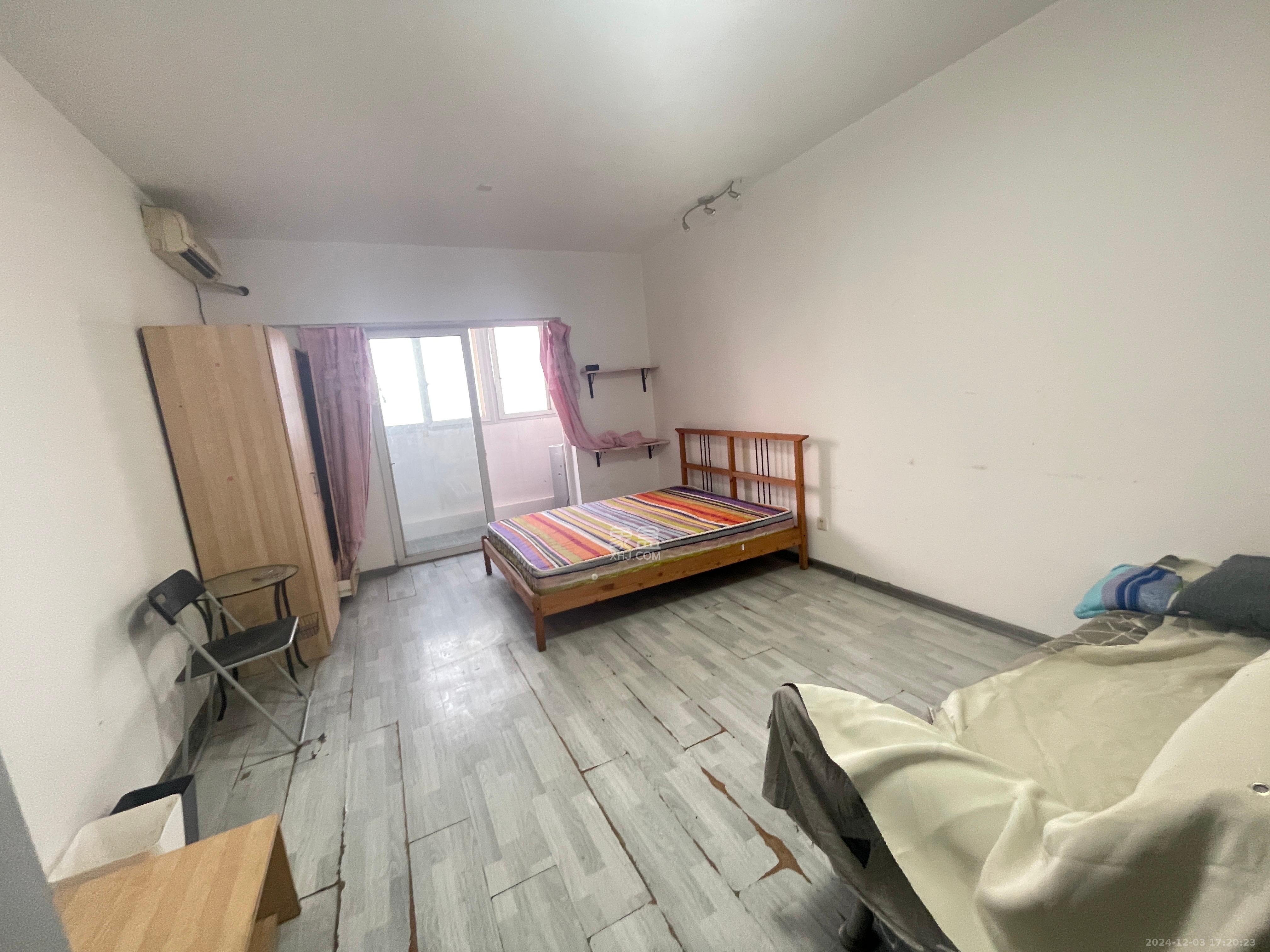 2076至高点  1室1厅1卫   1350.00元/月