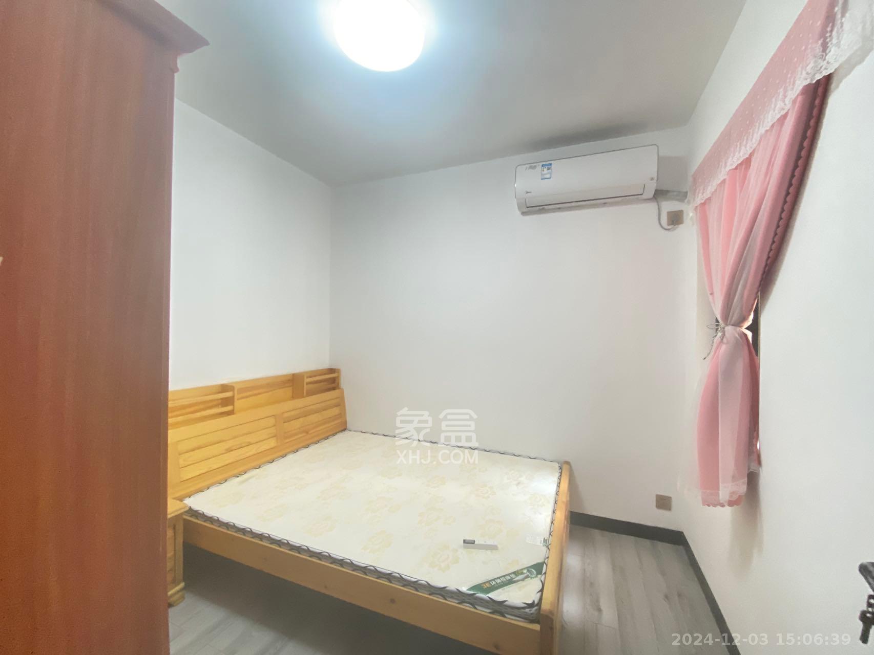 卓越蔚蓝城邦  3室2厅1卫   1900.00元/月室内图