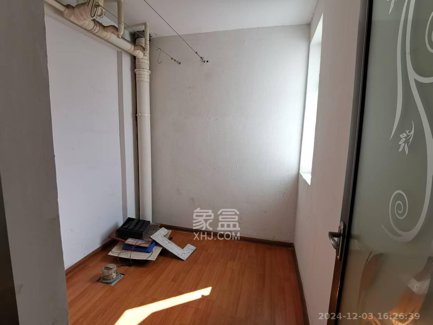西子花苑  3室2厅2卫   2600.00元/月室内图