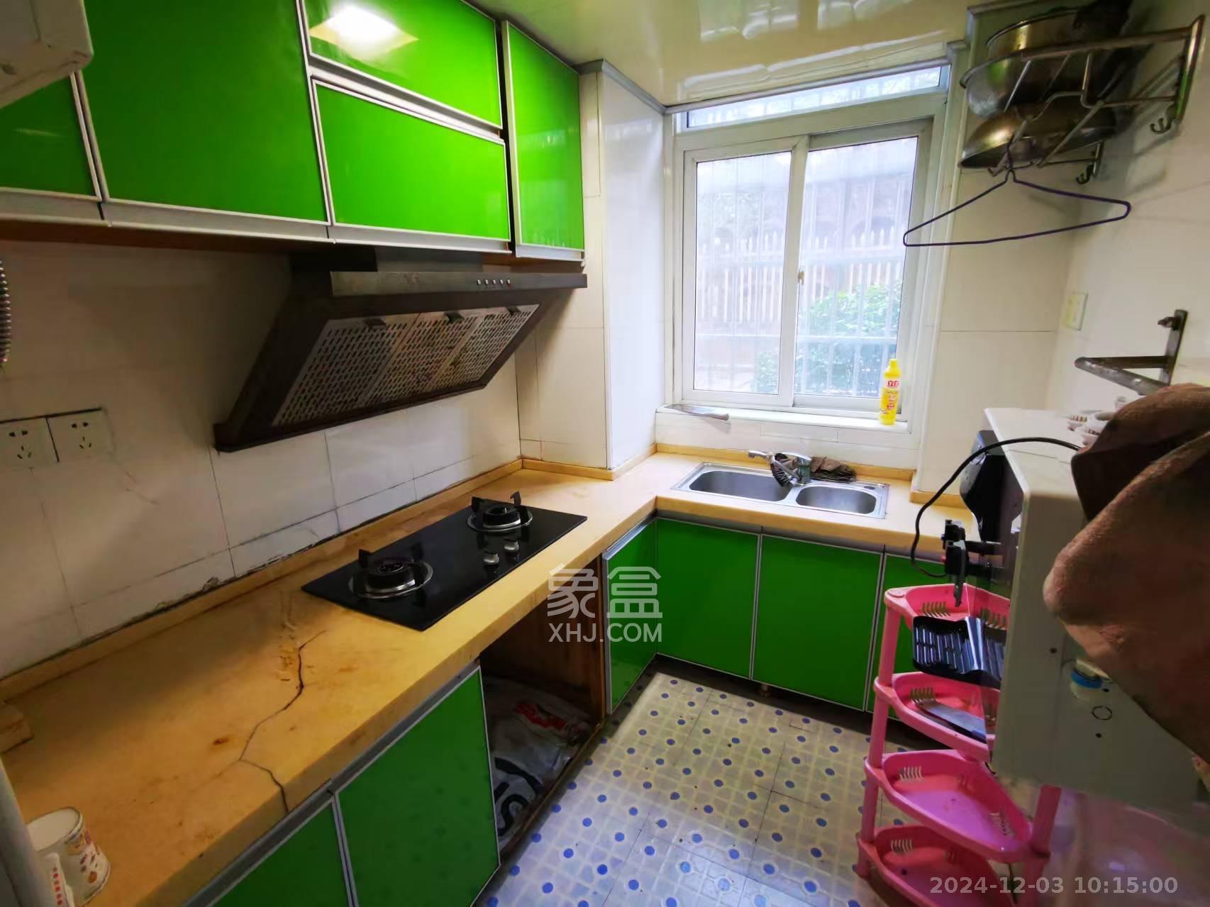 鄱阳小区 3室2厅1卫 1700.0元/月 鄱阳小区 3室2厅1卫 1700.0元/月室内图