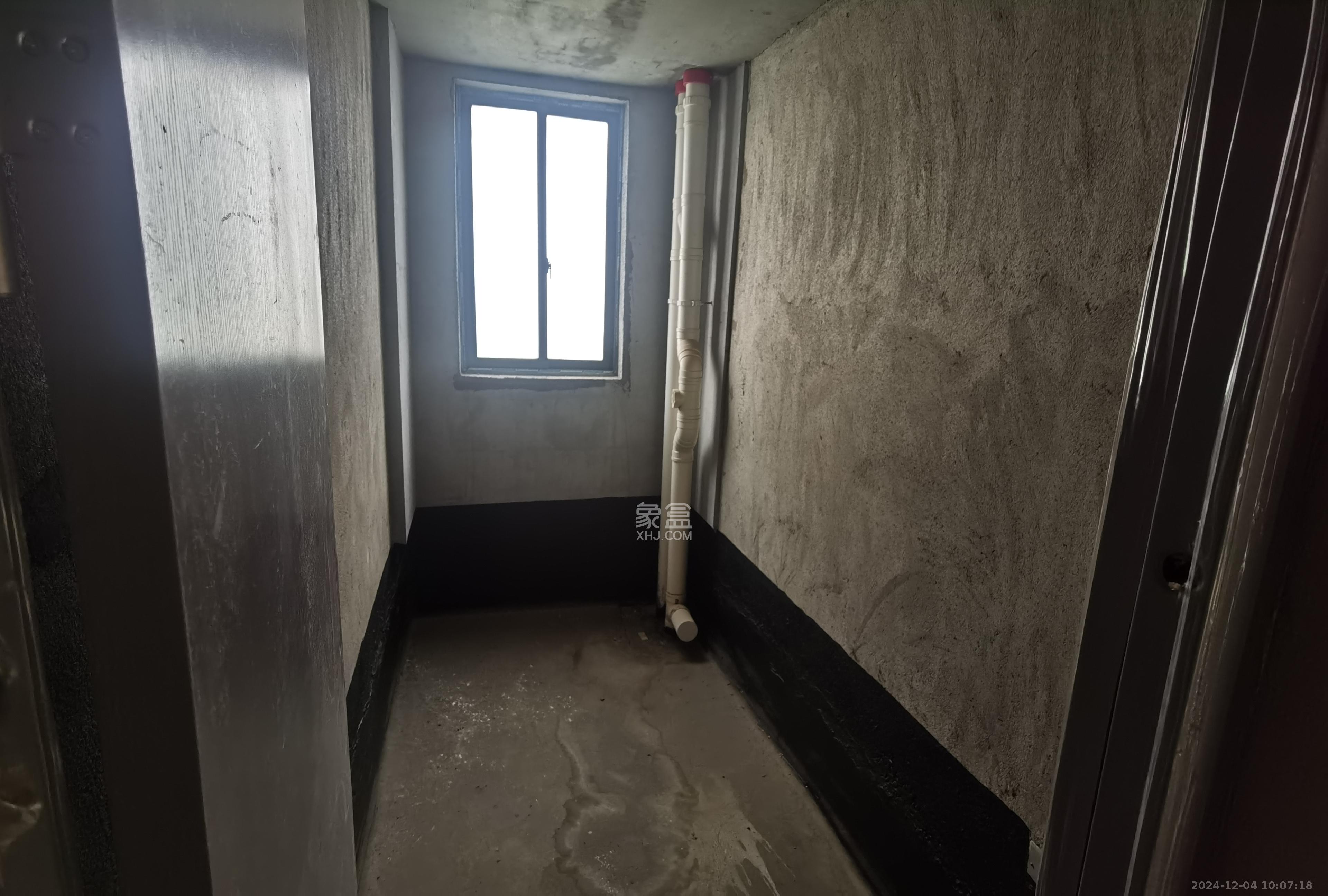 九华新城  4室2厅2卫   53.80万 九华新城  4室2厅2卫   53.80万卫生间