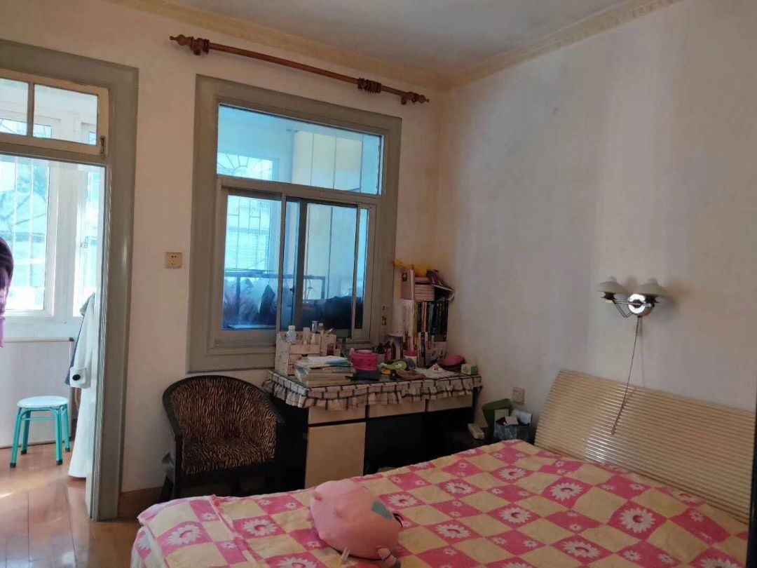 八一橡胶总厂生活区(东贸街) 3室2厅1卫 52.0万 八一橡胶总厂生活区(东贸街) 3室2厅1卫 52.0万客厅