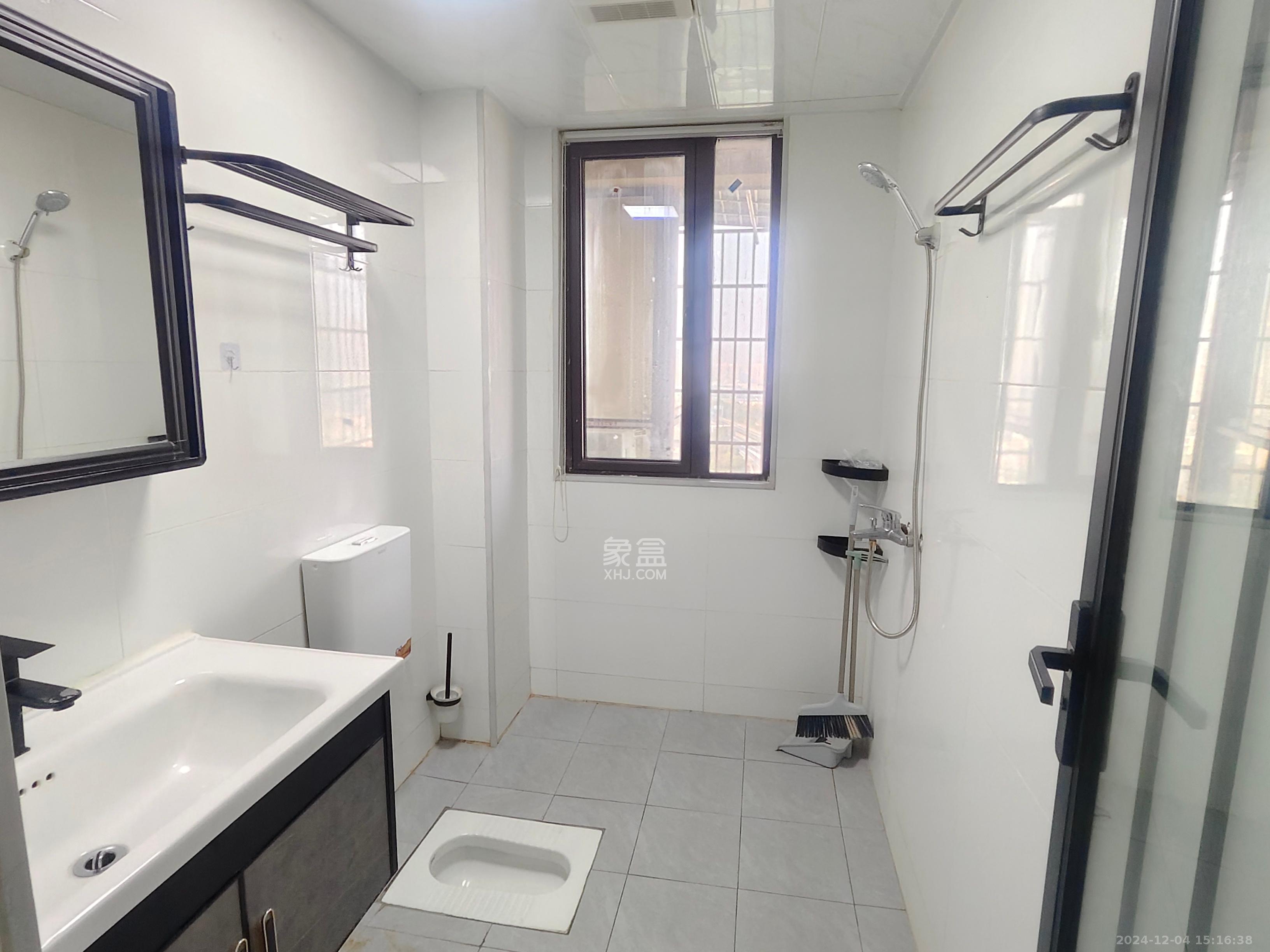 和润园三期 3室1厅1卫 2500.0元/月 和润园三期 3室1厅1卫 2500.0元/月室内图