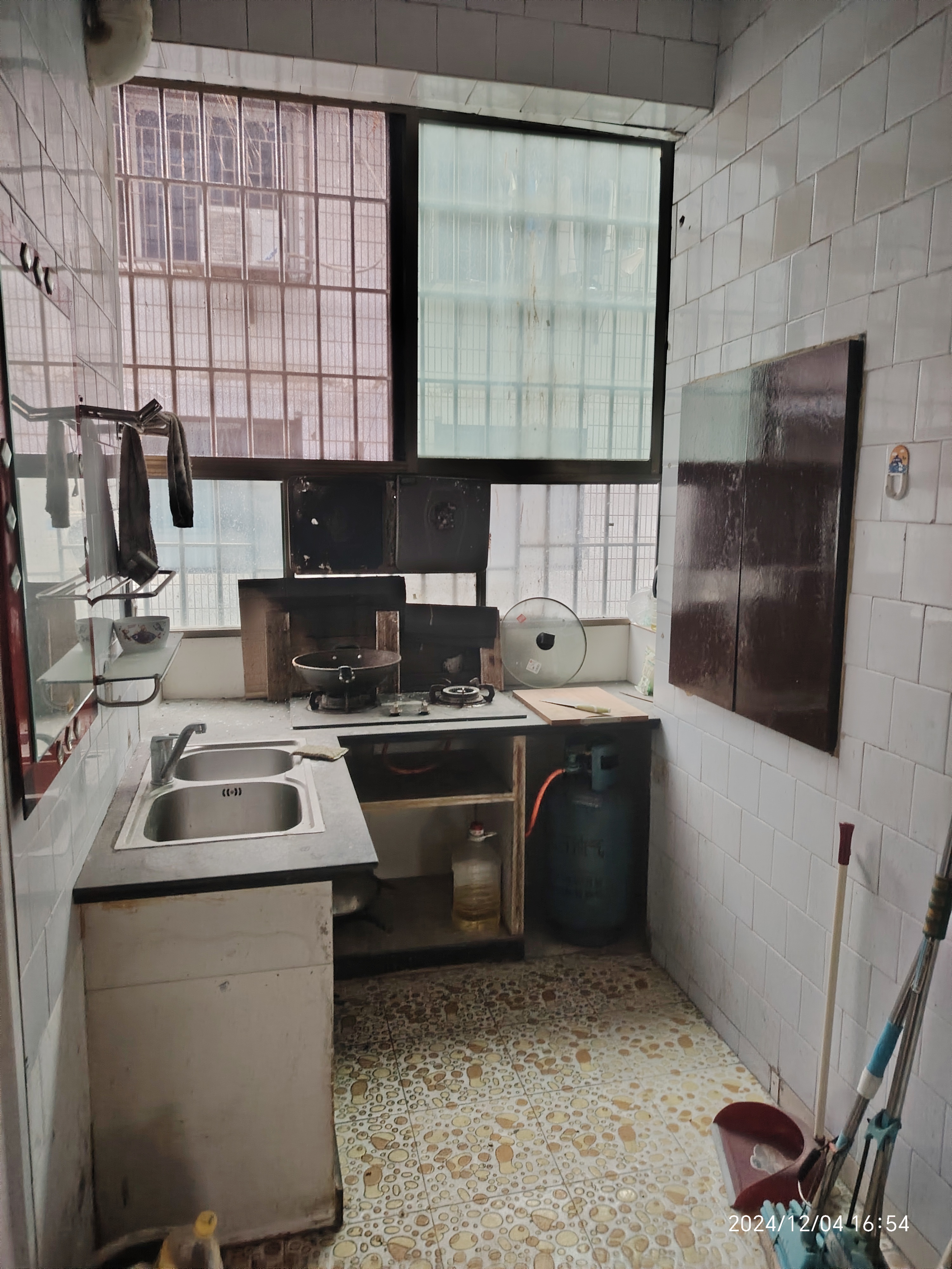 育财农贸市场(民营市场) 3室1厅1卫 29.8万 育财农贸市场(民营市场) 3室1厅1卫 29.8万客厅