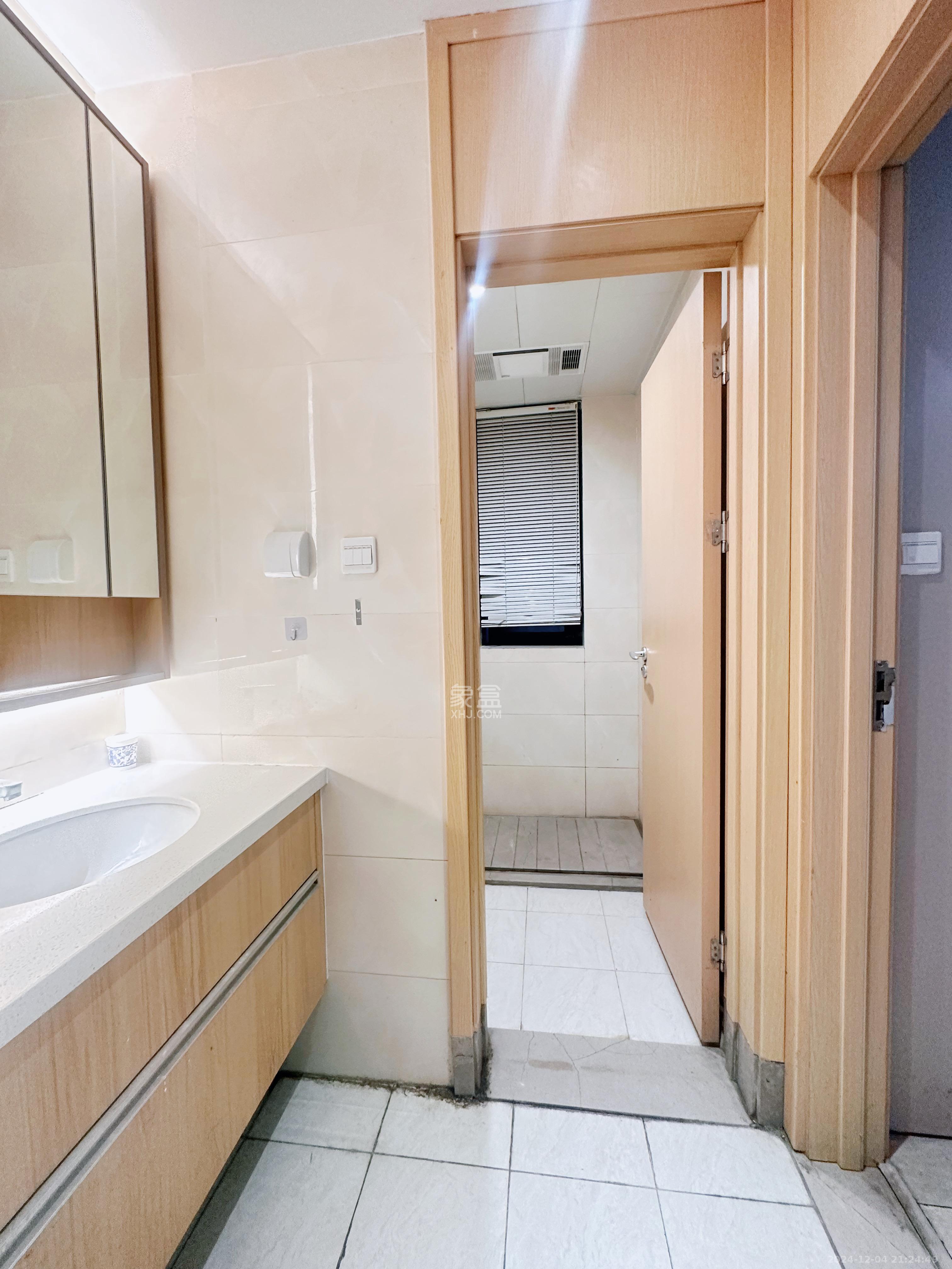 启迪协信中心 2室2厅1卫 2600.0元/月 启迪协信中心 2室2厅1卫 2600.0元/月室内图