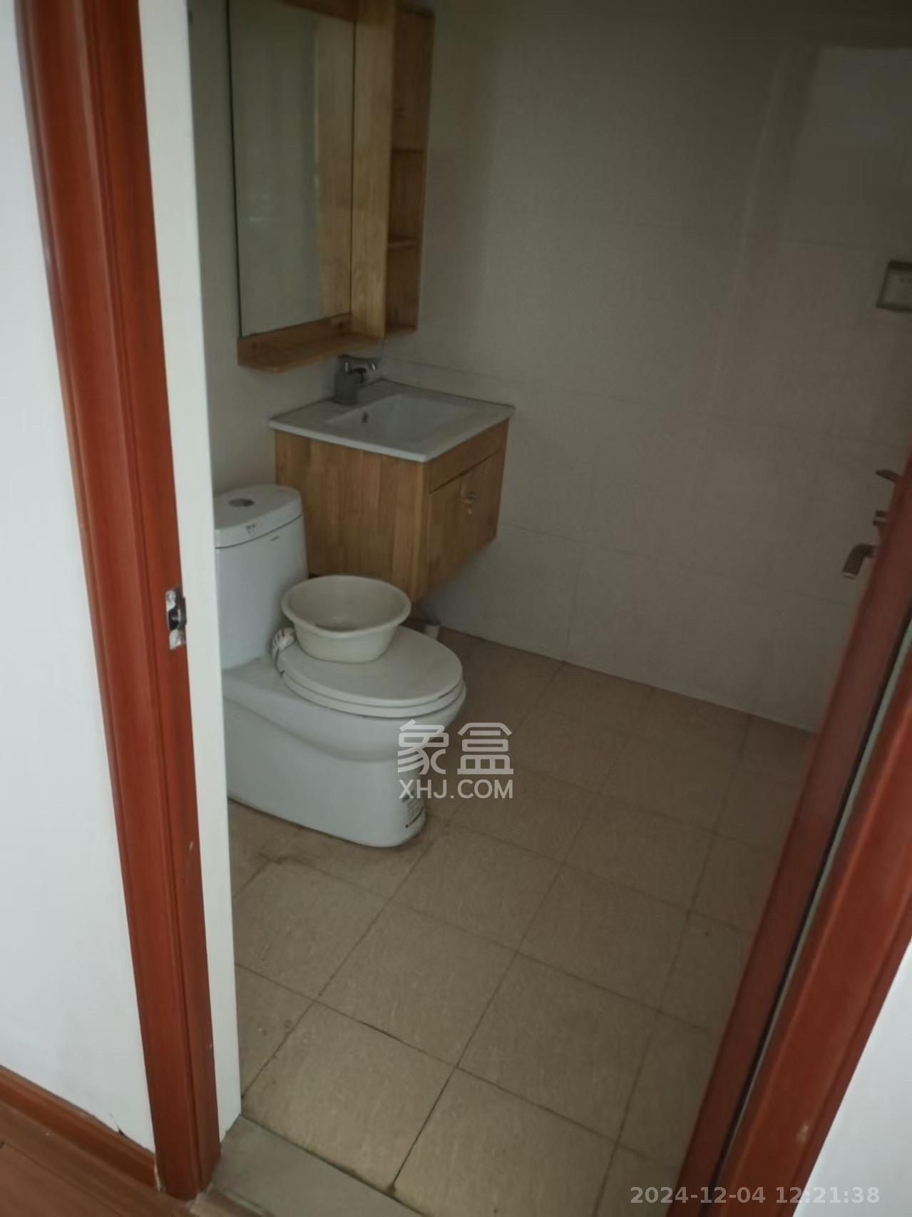 望兴家园  3室2厅2卫   2200.00元/月室内图