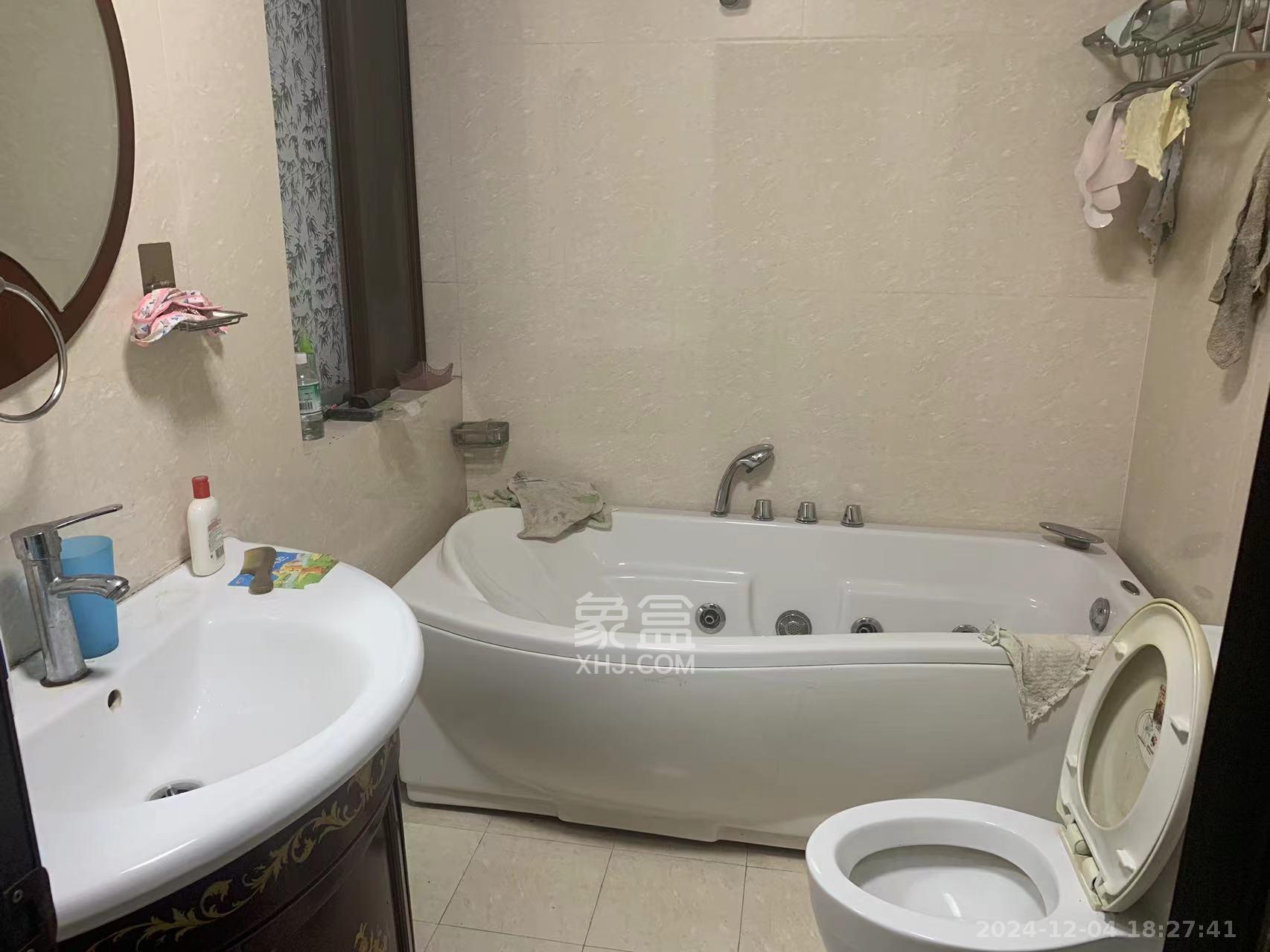 万煦园 4室2厅2卫 3000.0元/月 万煦园 4室2厅2卫 3000.0元/月室内图