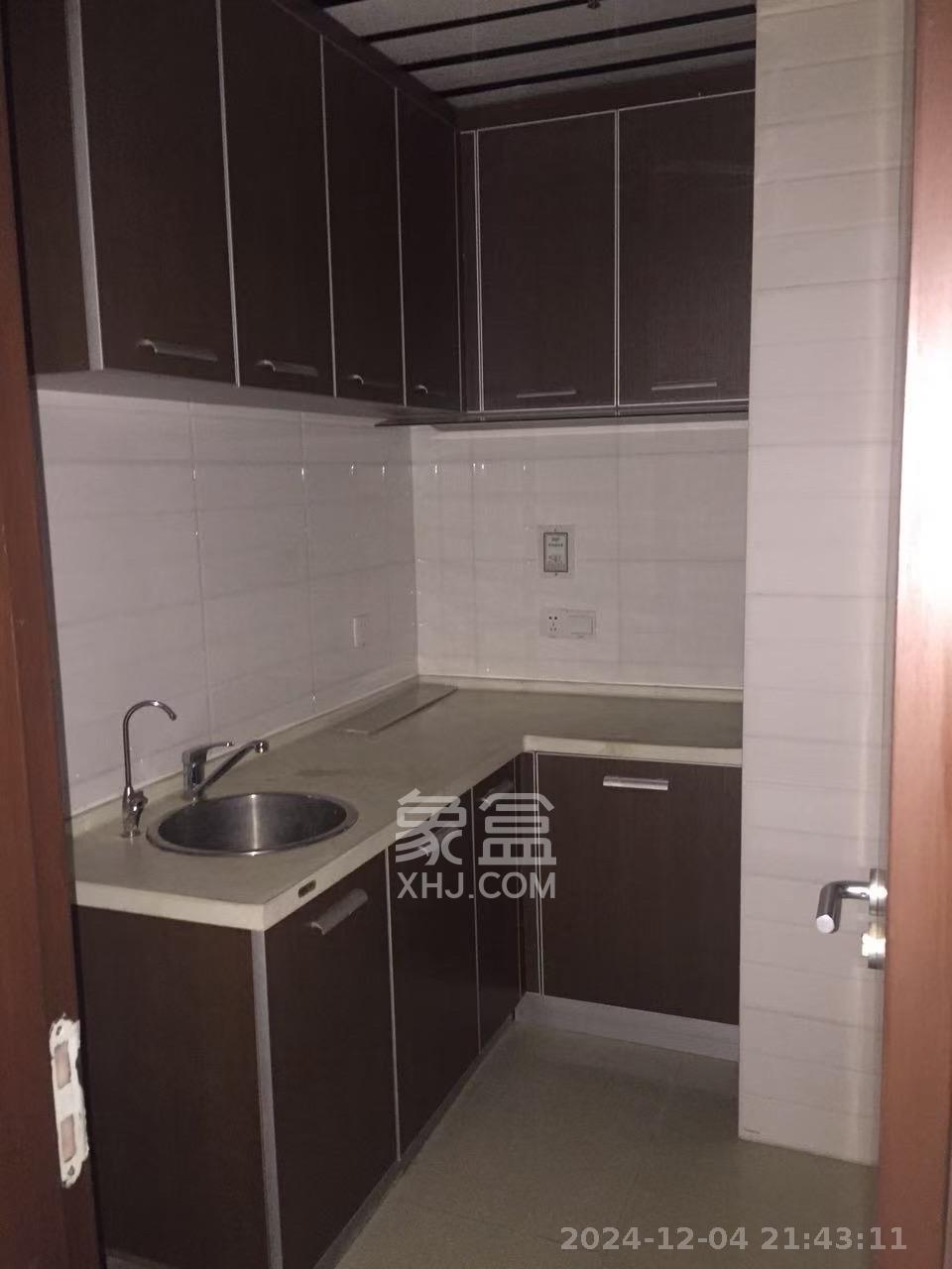 标志商务中心  1室1厅1卫   1500.00元/月室内图