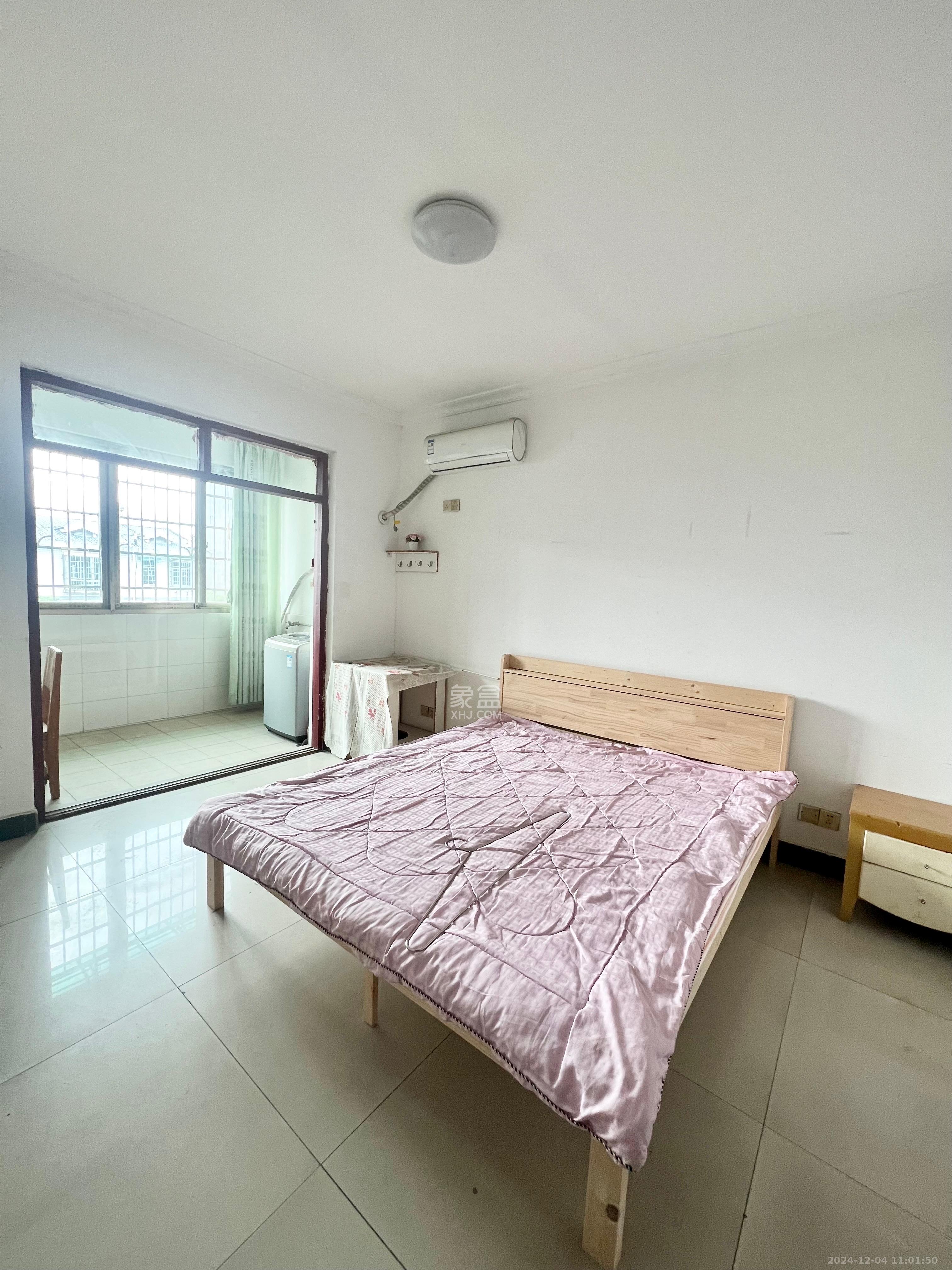 龙福小区  2室2厅1卫   1300.00元/月室内图