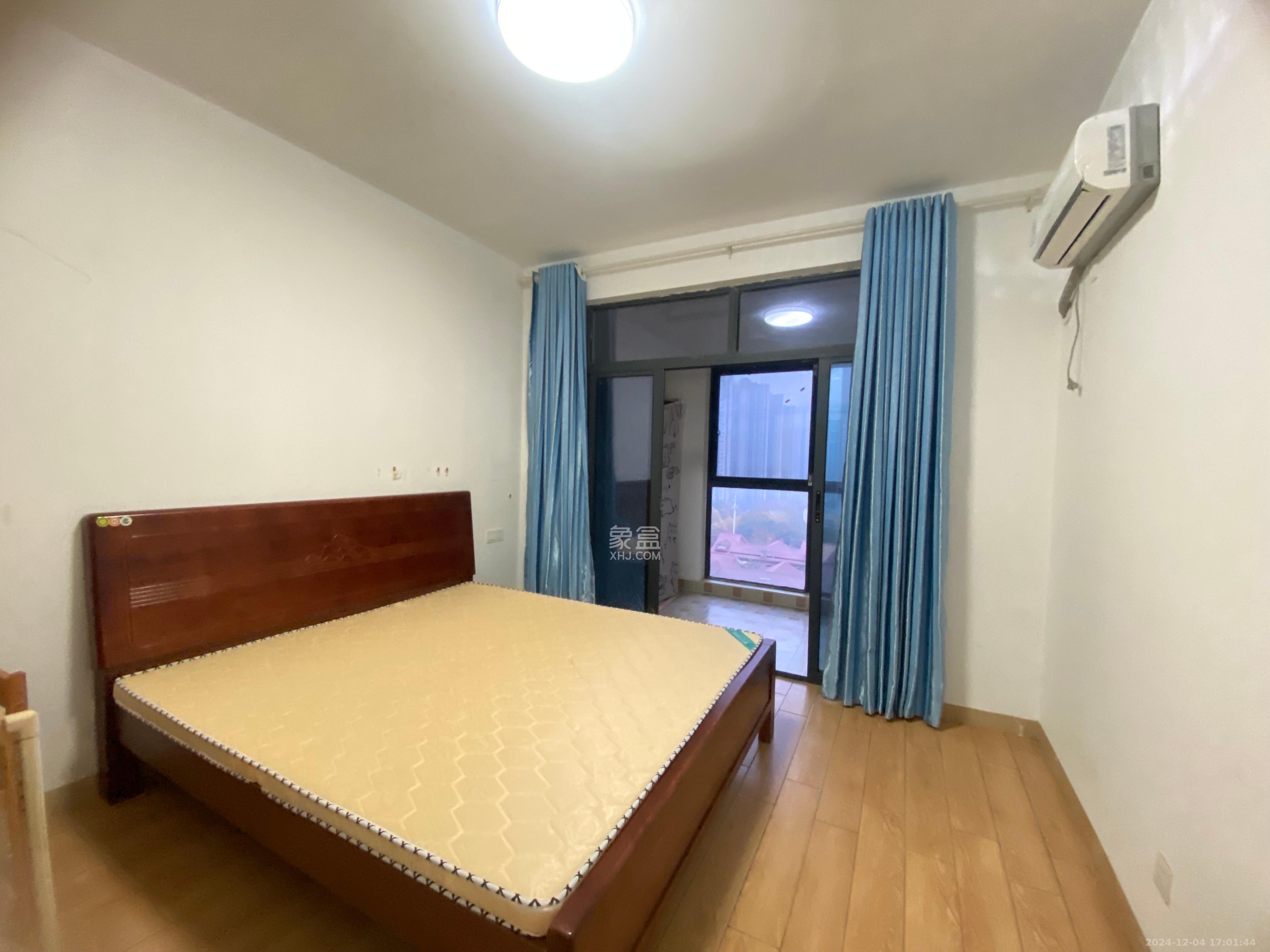 润芳园 3室2厅2卫 2300.0元/月 润芳园 3室2厅2卫 2300.0元/月室内图