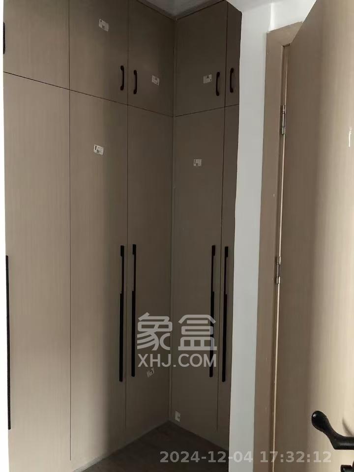 华龙家园（和泰家园）  4室2厅2卫   3000.00元/月室内图