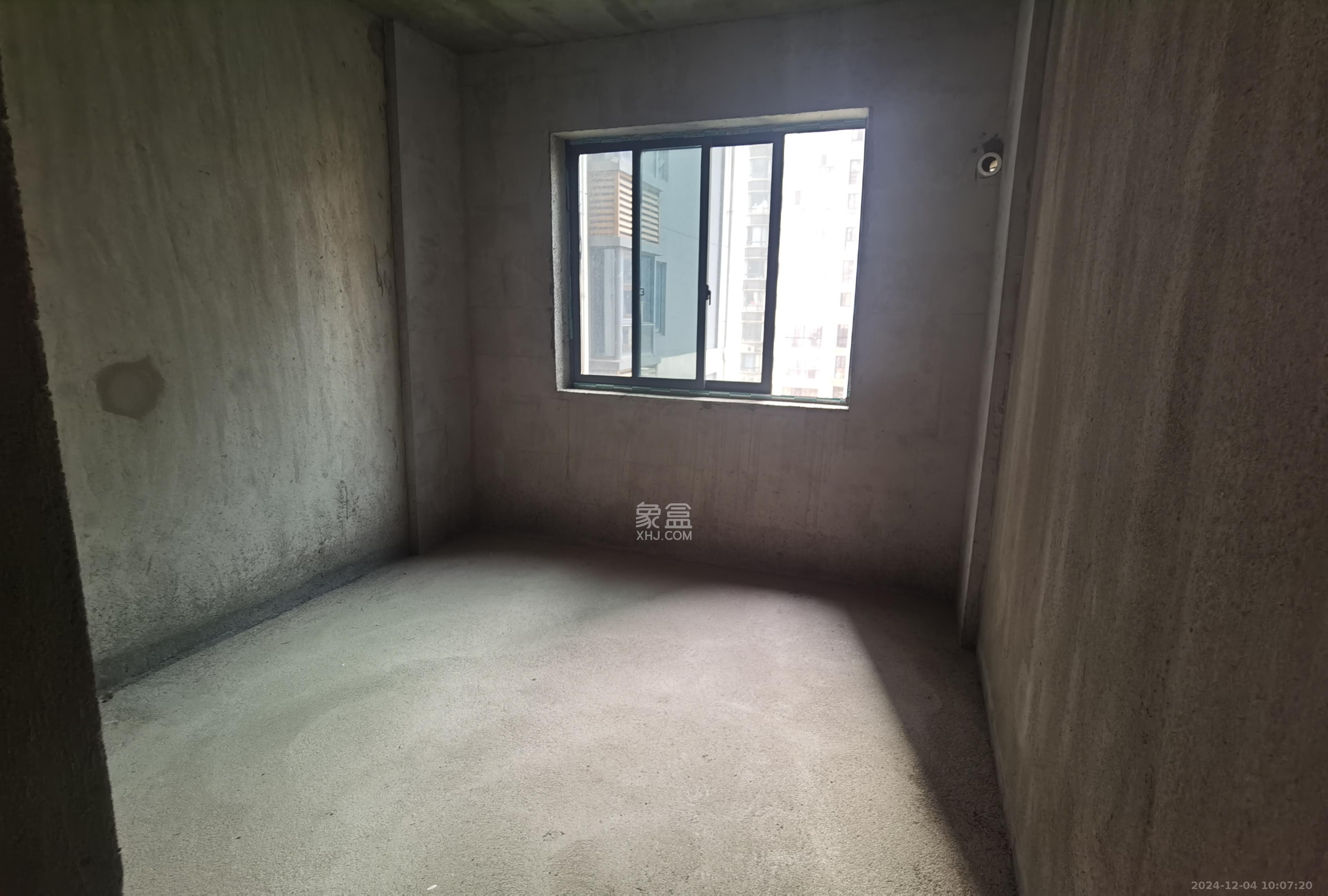 九华新城  4室2厅2卫   53.80万 九华新城  4室2厅2卫   53.80万卧室